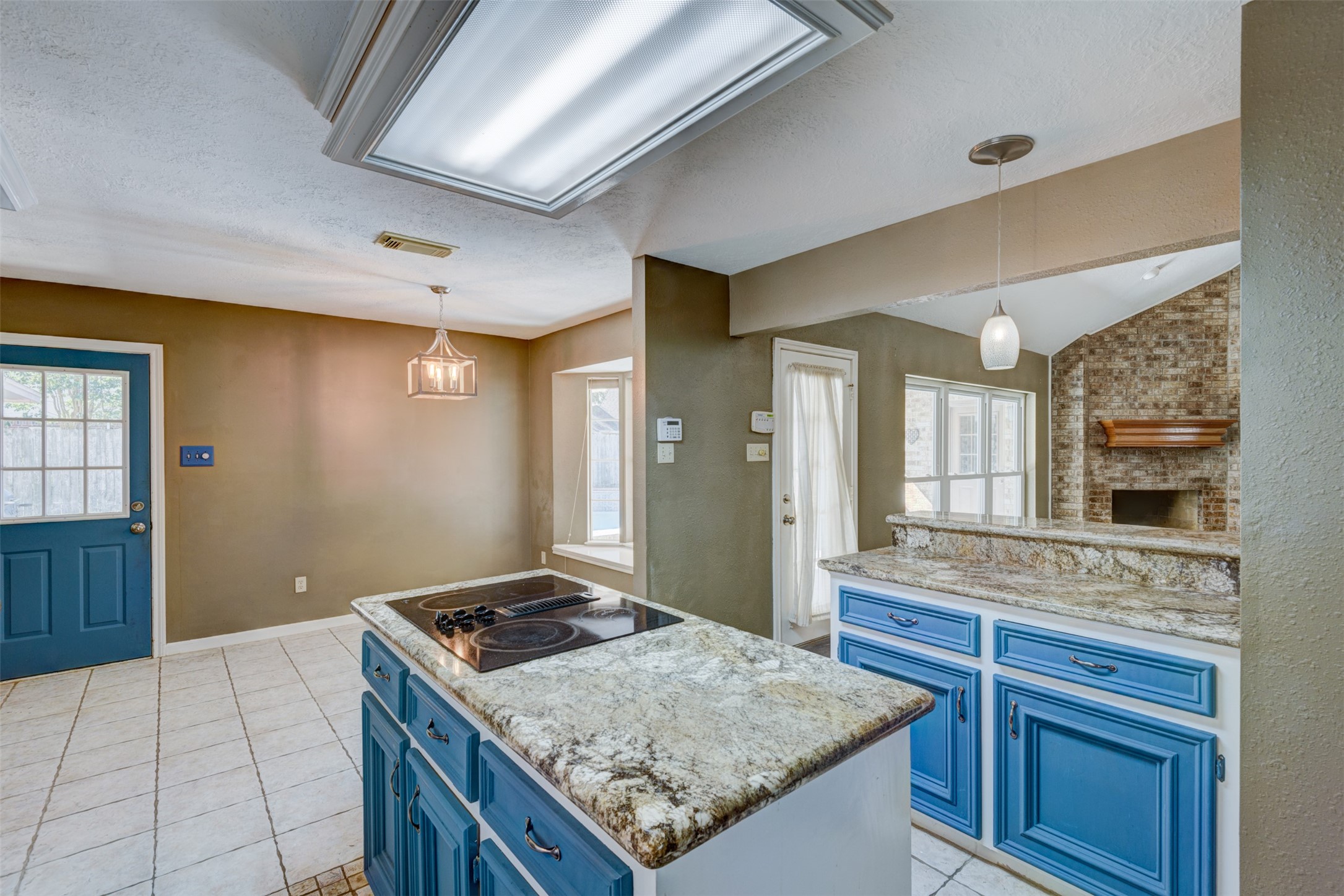 6502 Inverness Way Property Photo 12