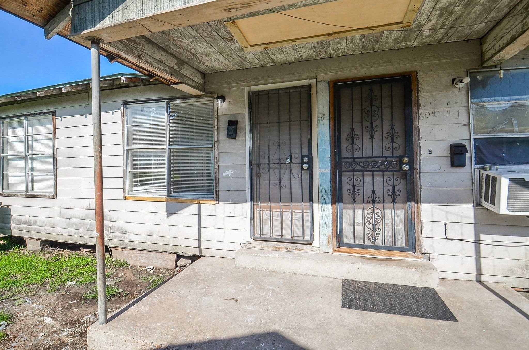 6010 Collingsworth 2 Property Photo 2