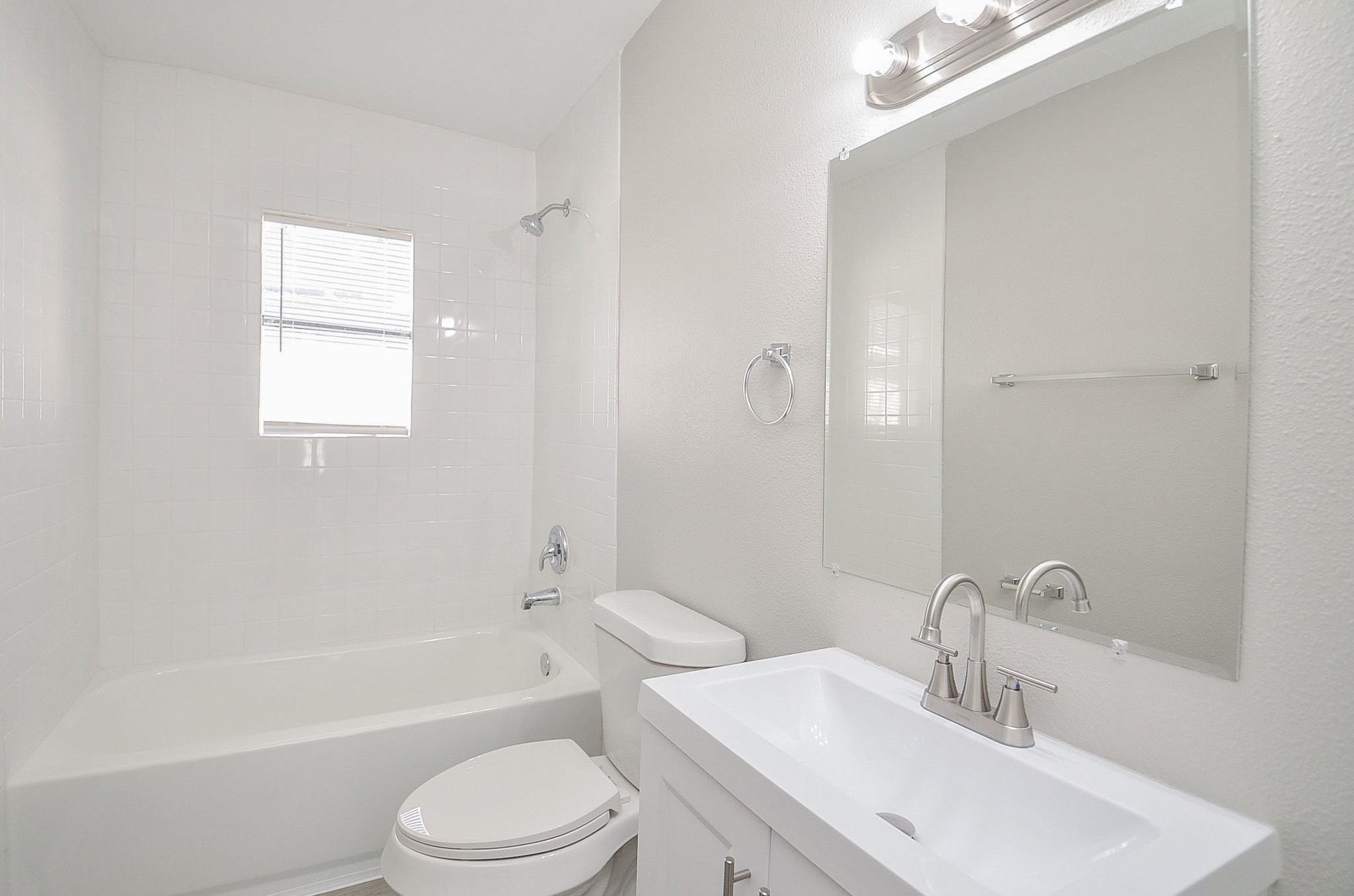 6010 Collingsworth 2 Property Photo 17