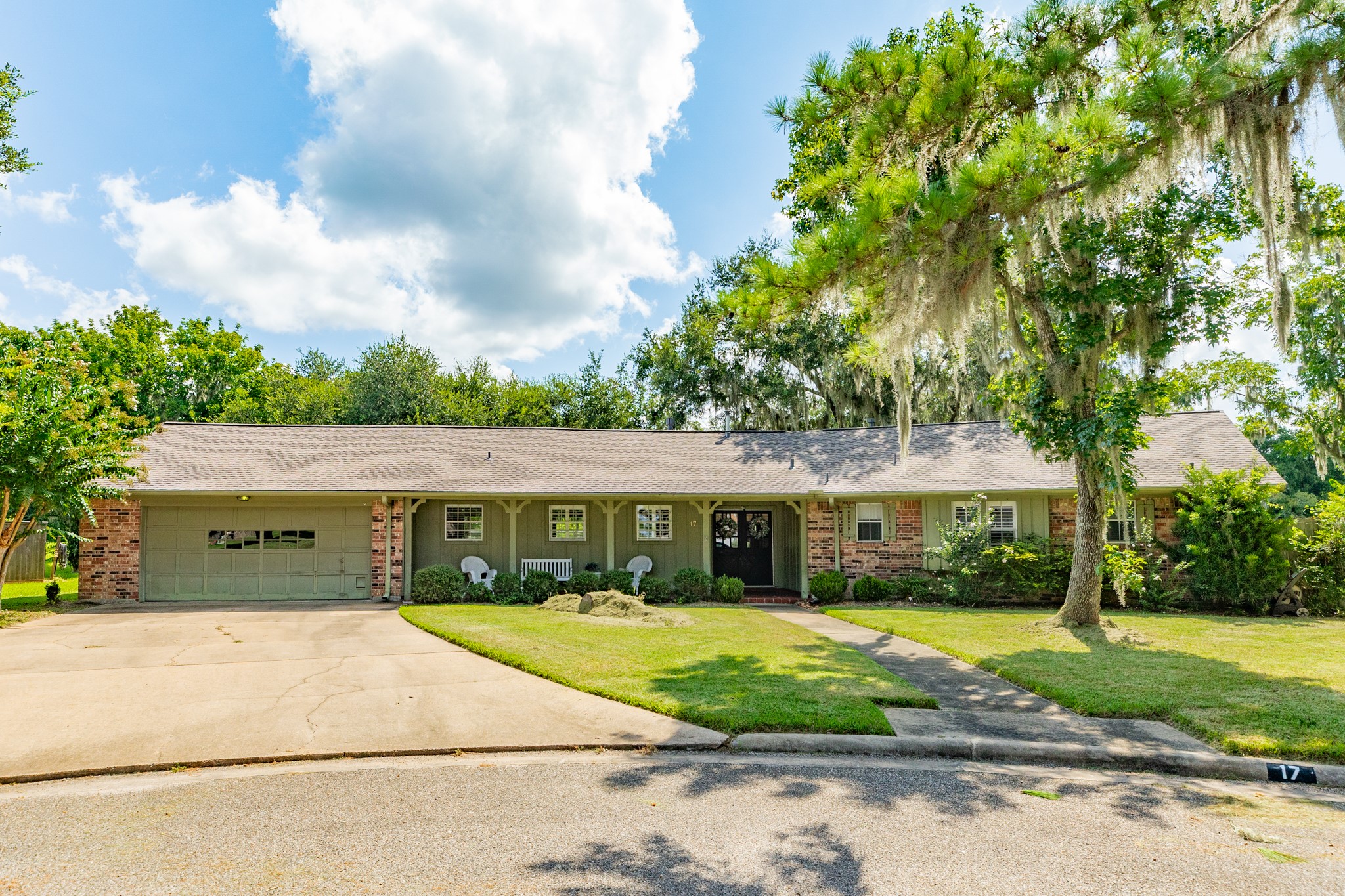 17 Seminole Lane Property Photo 1