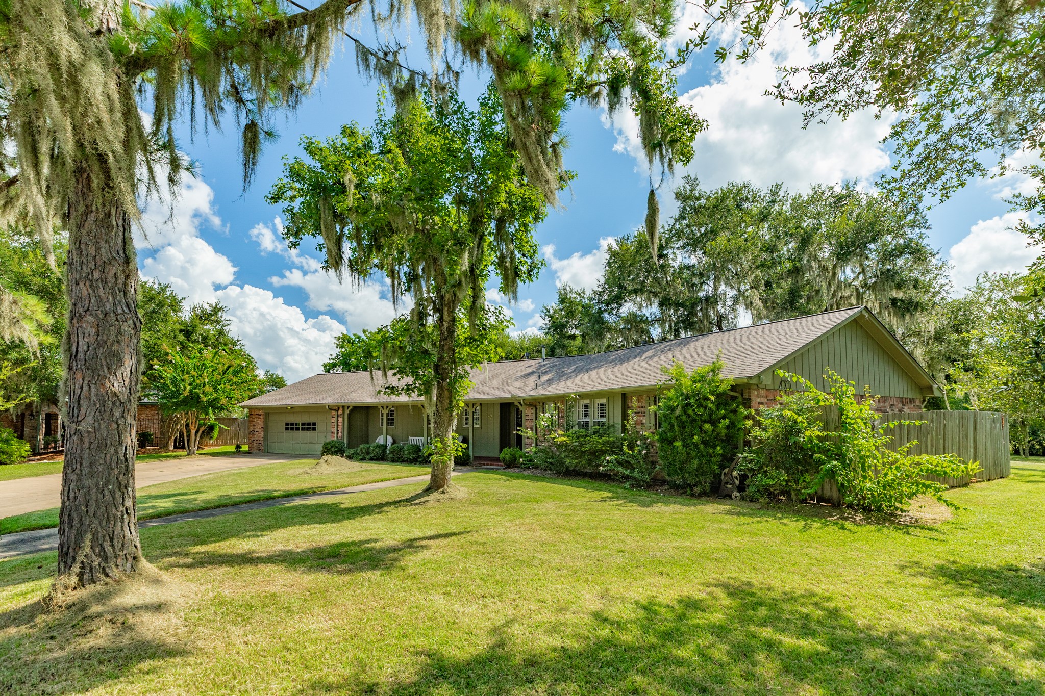 17 Seminole Lane Property Photo 2