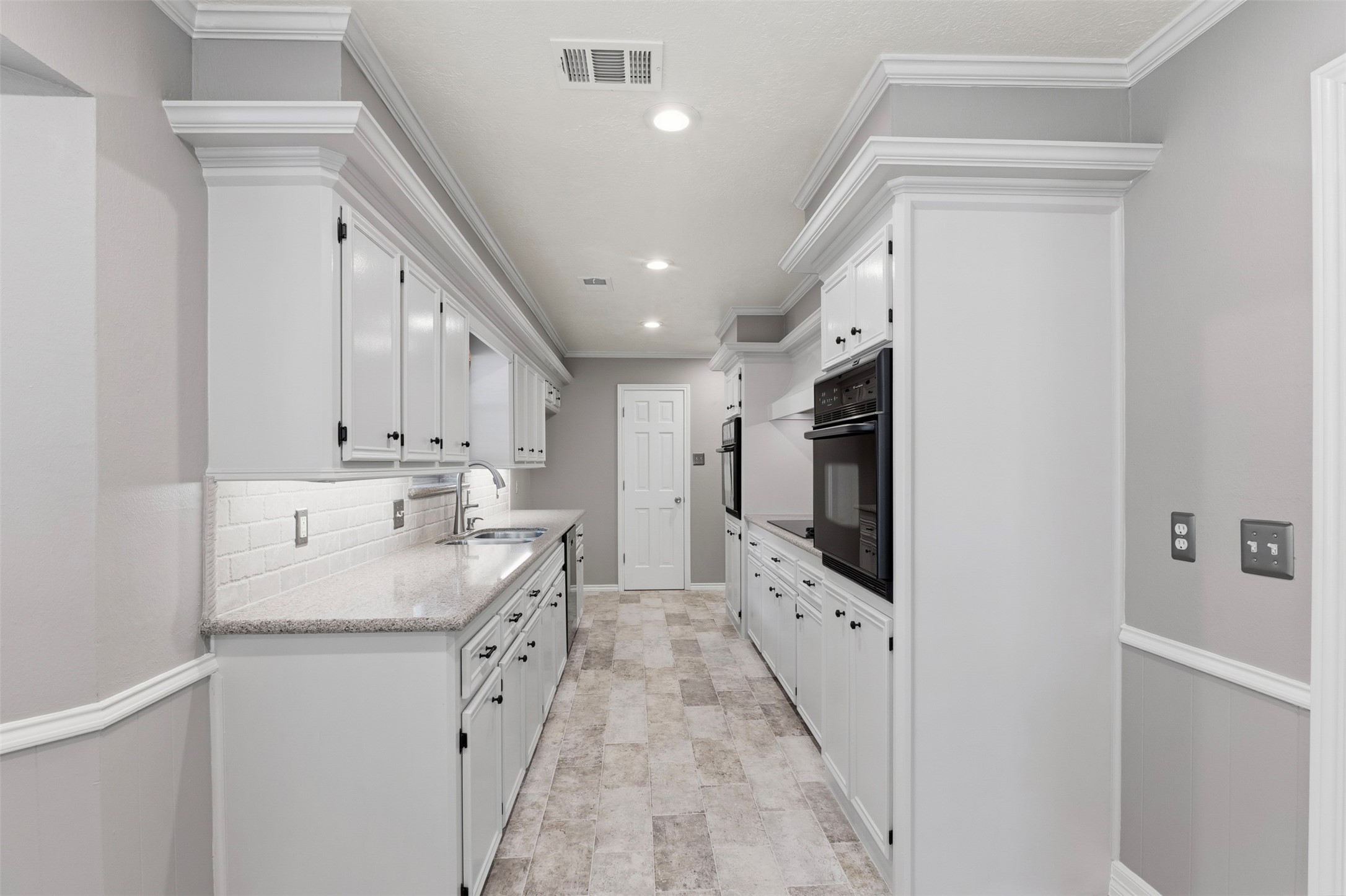 13007 Lemur Lane Property Photo 10