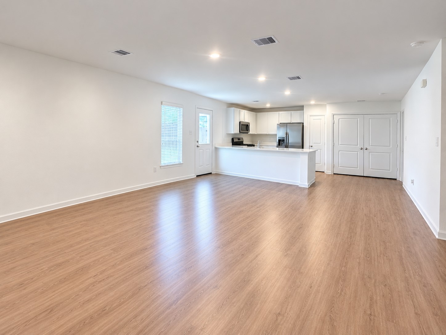 9031 Estes Lakes Drive Property Photo 4