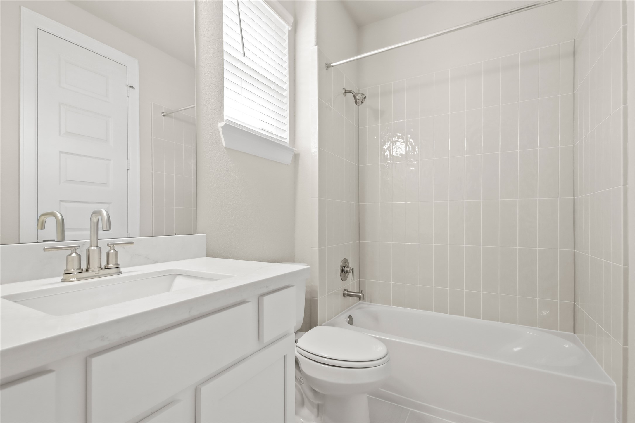 136 Peninsula Point Drive Property Photo 22
