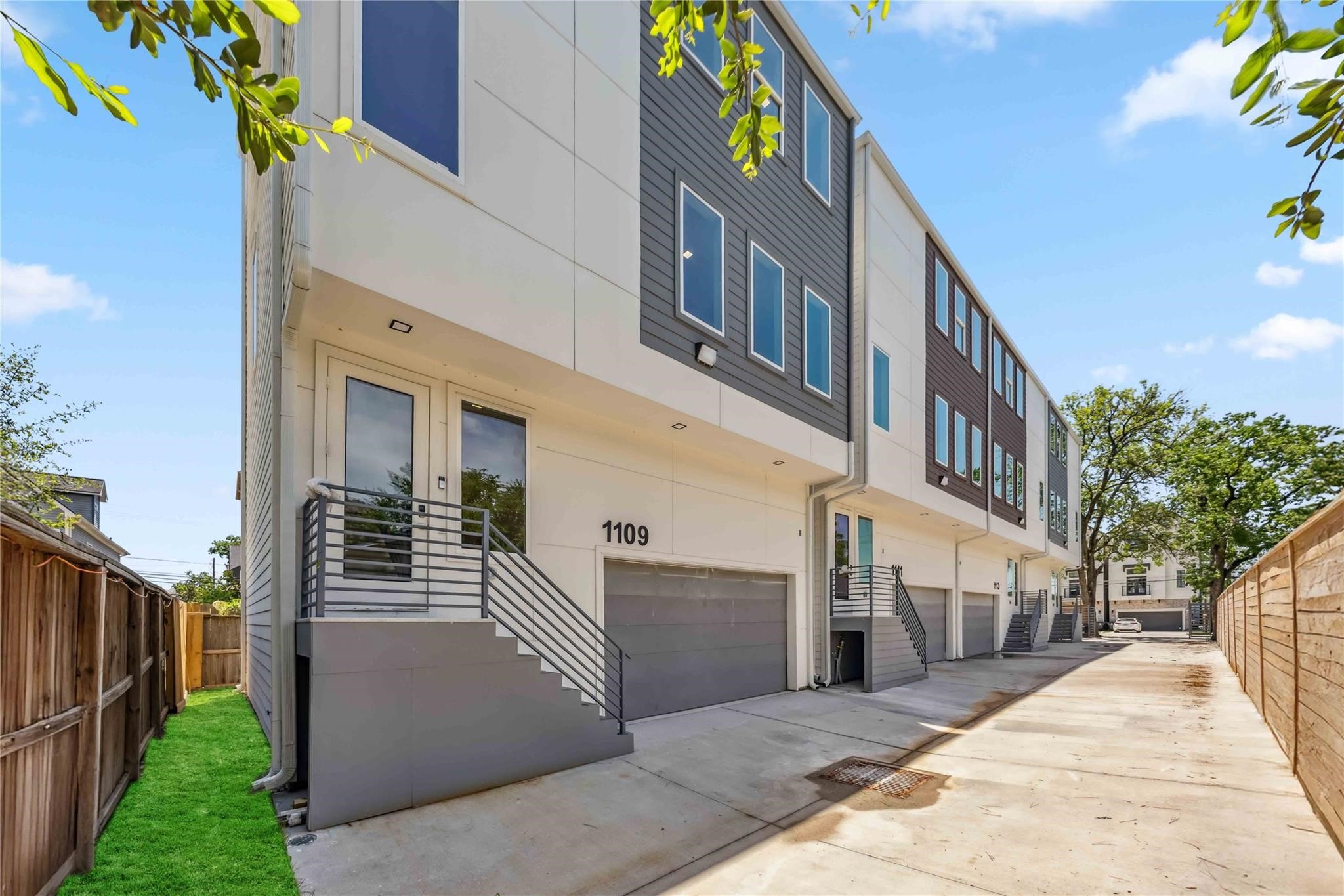 1113 W 21st Street Property Photo 4