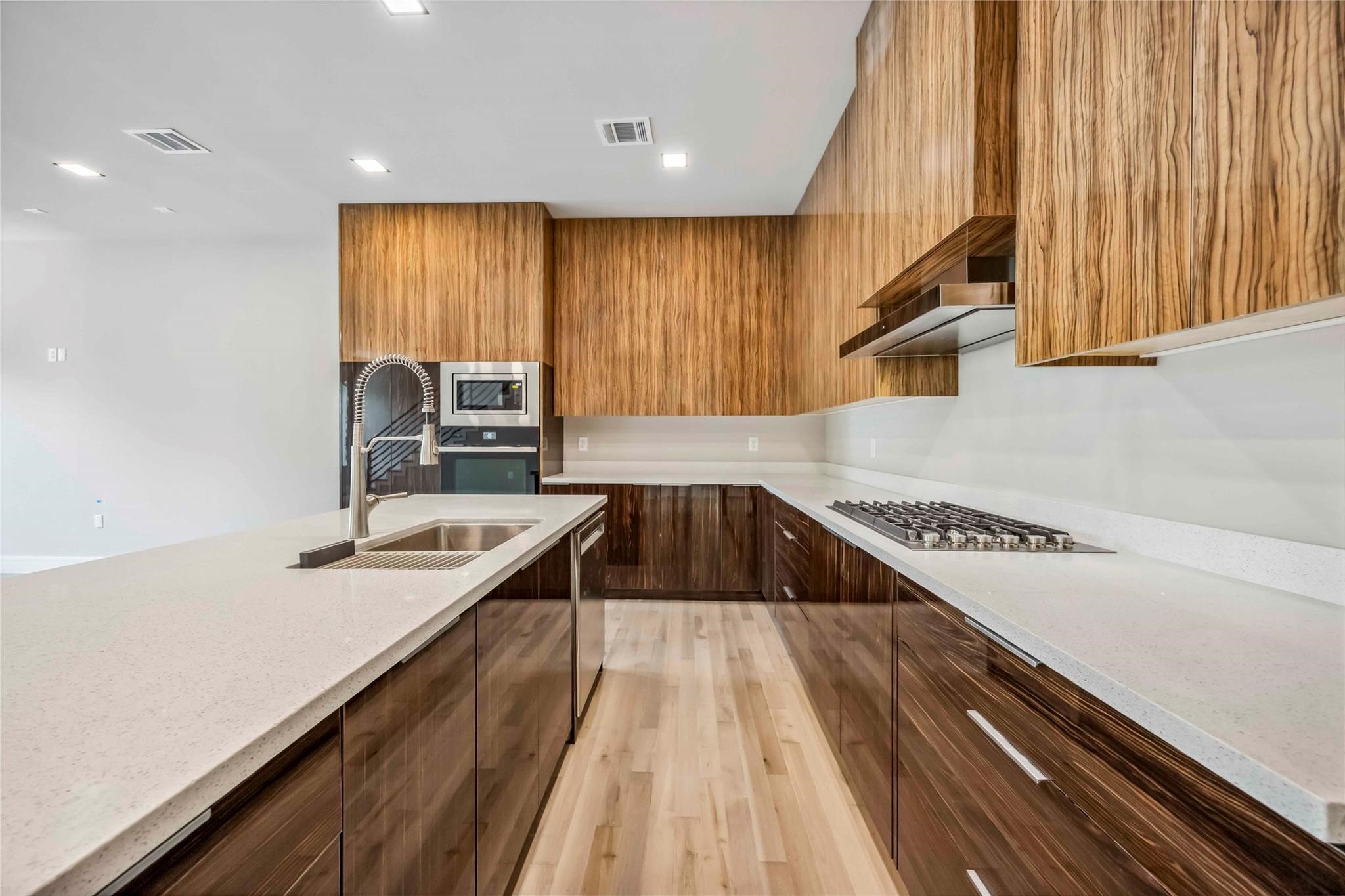 1113 W 21st Street Property Photo 15