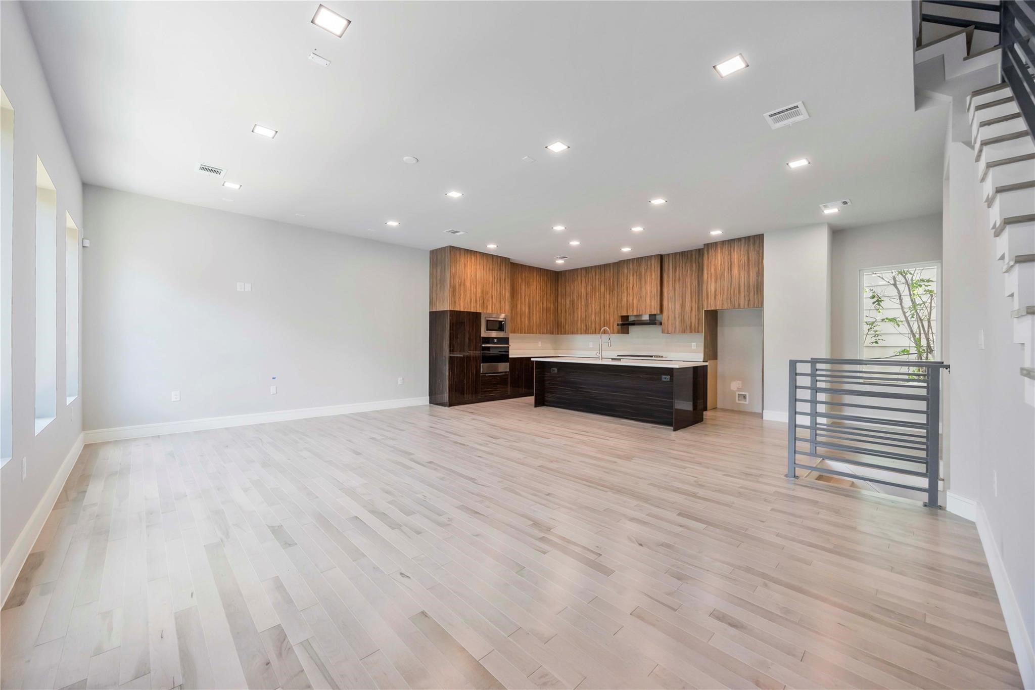 1113 W 21st Street Property Photo 17