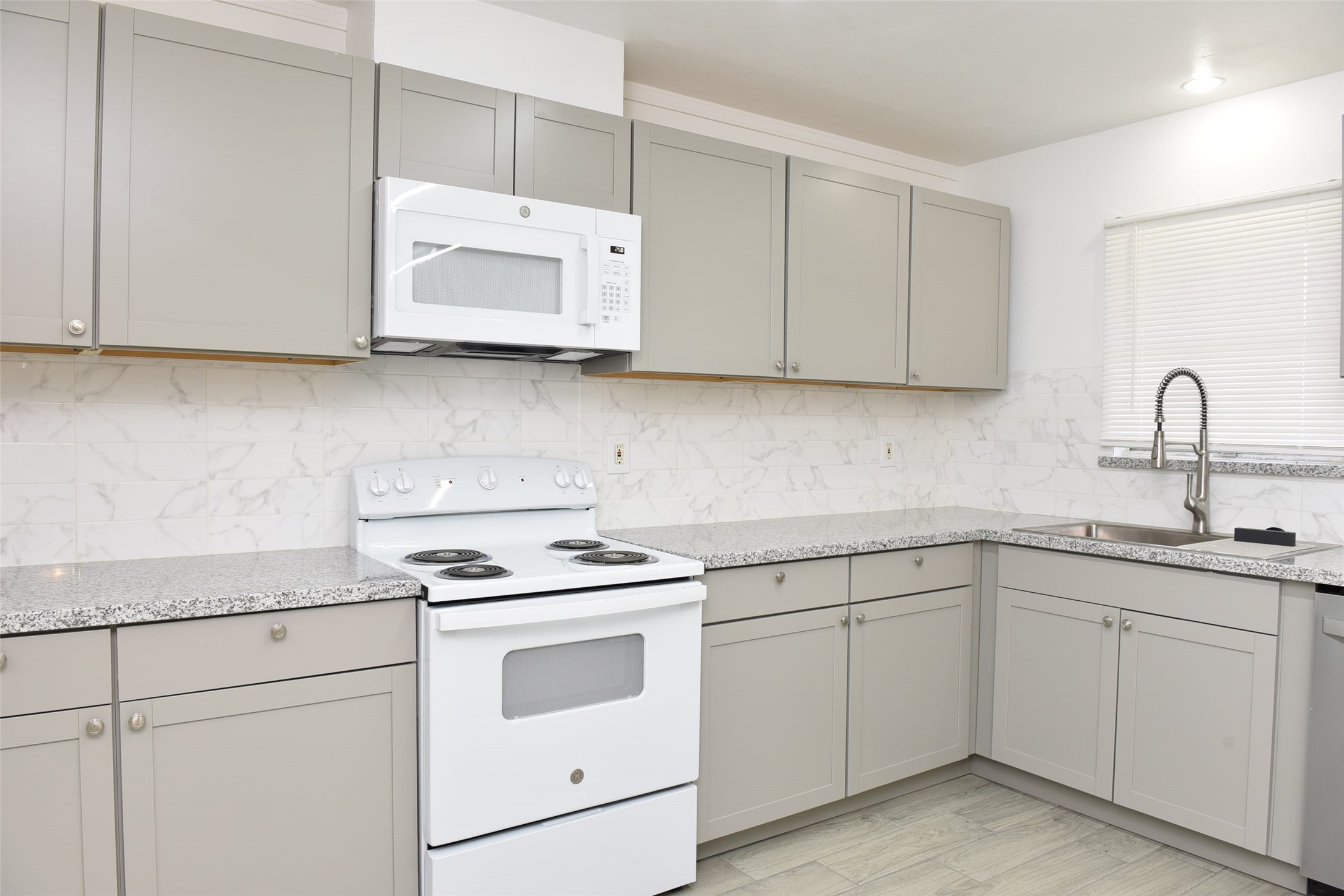 6414 Grape Street Property Photo 5
