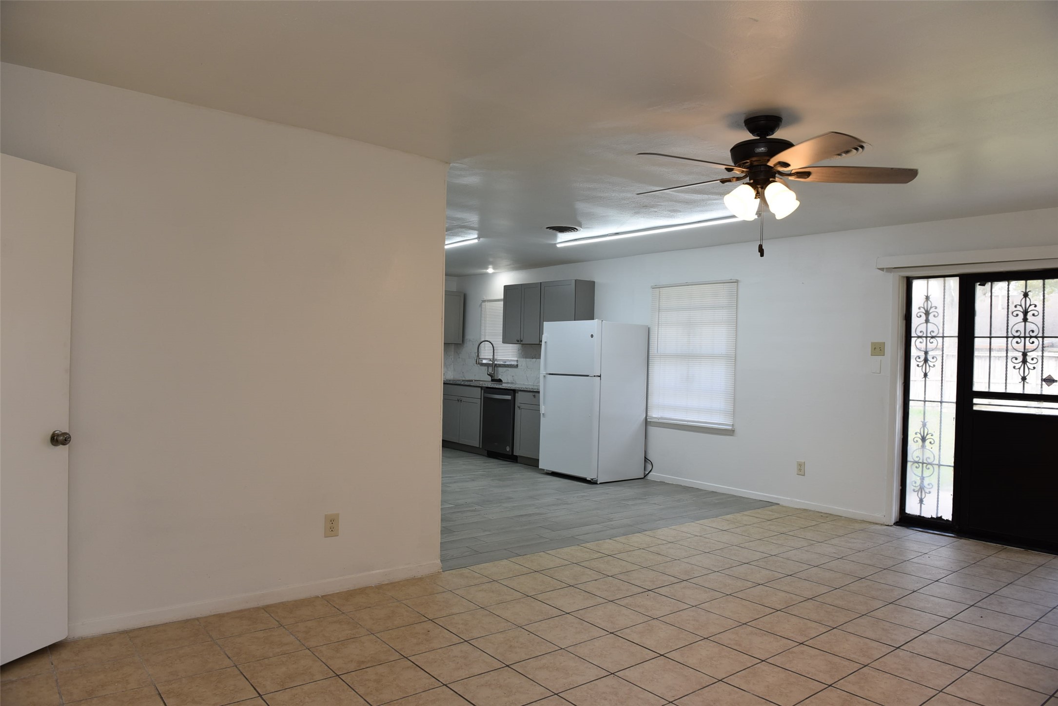 6414 Grape Street Property Photo 7