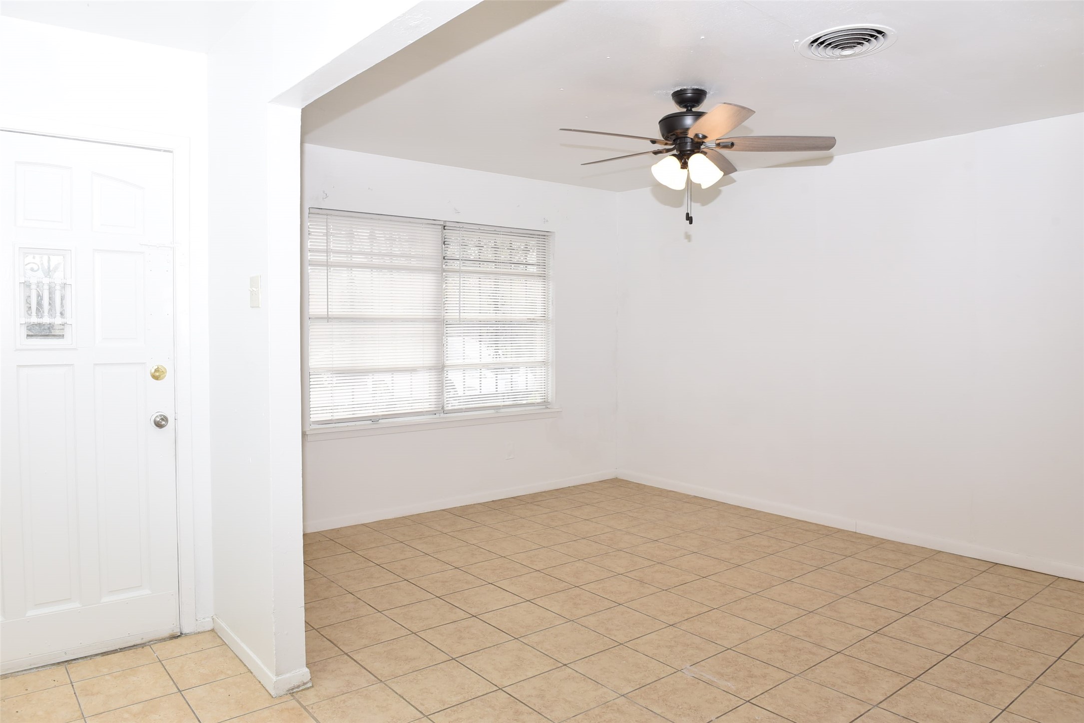 6414 Grape Street Property Photo 10