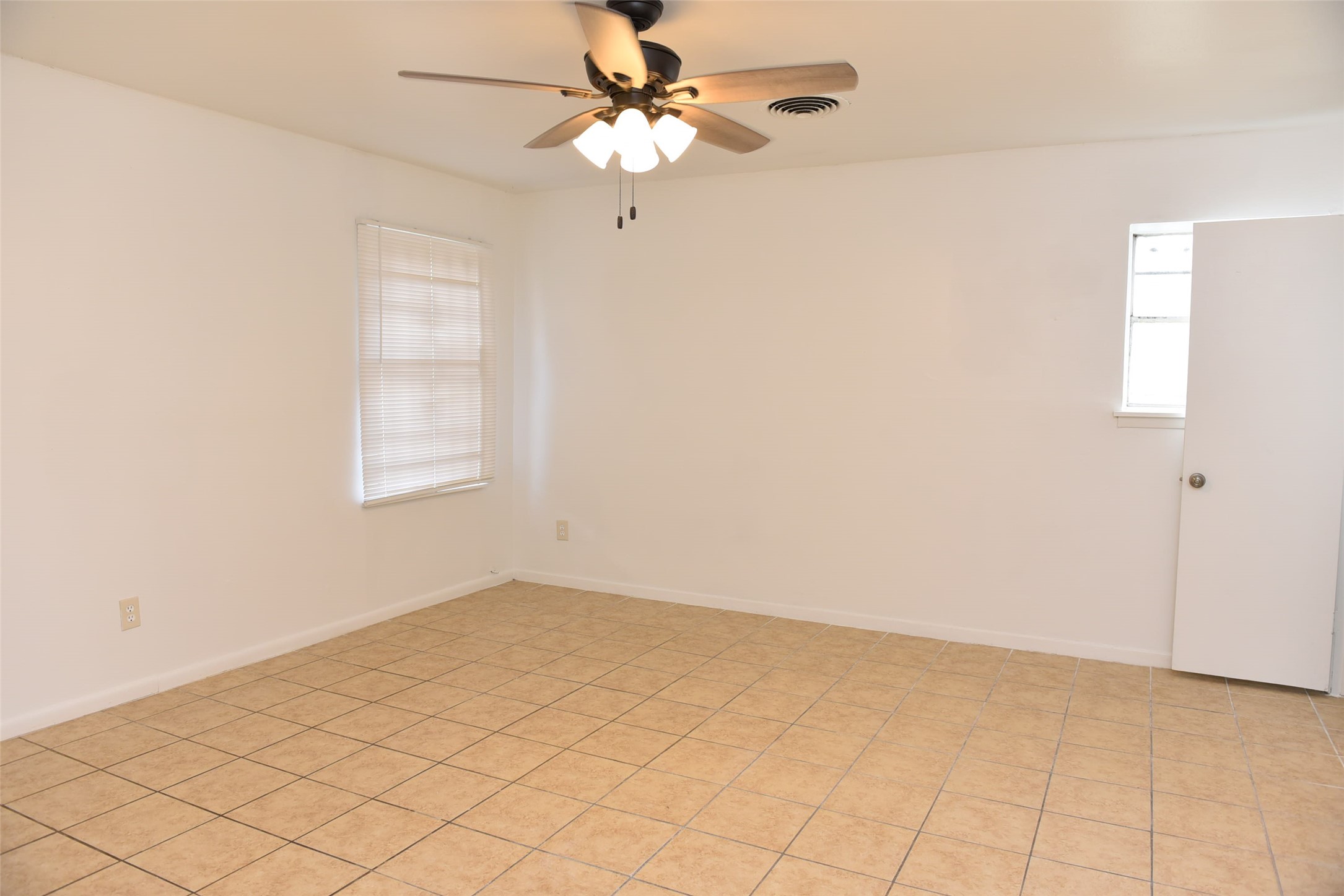 6414 Grape Street Property Photo 11