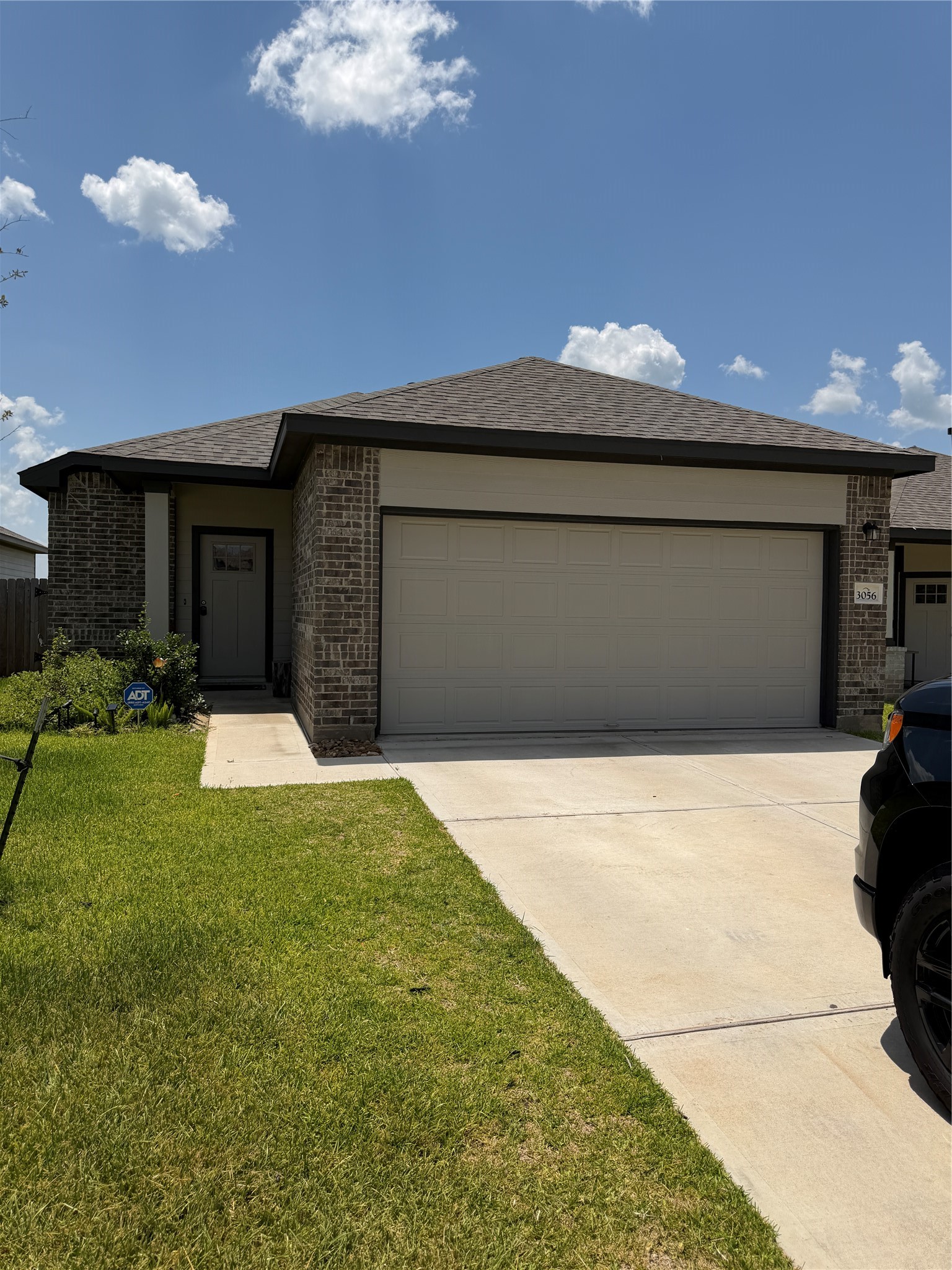 3056 Plateau Drive Property Photo 1