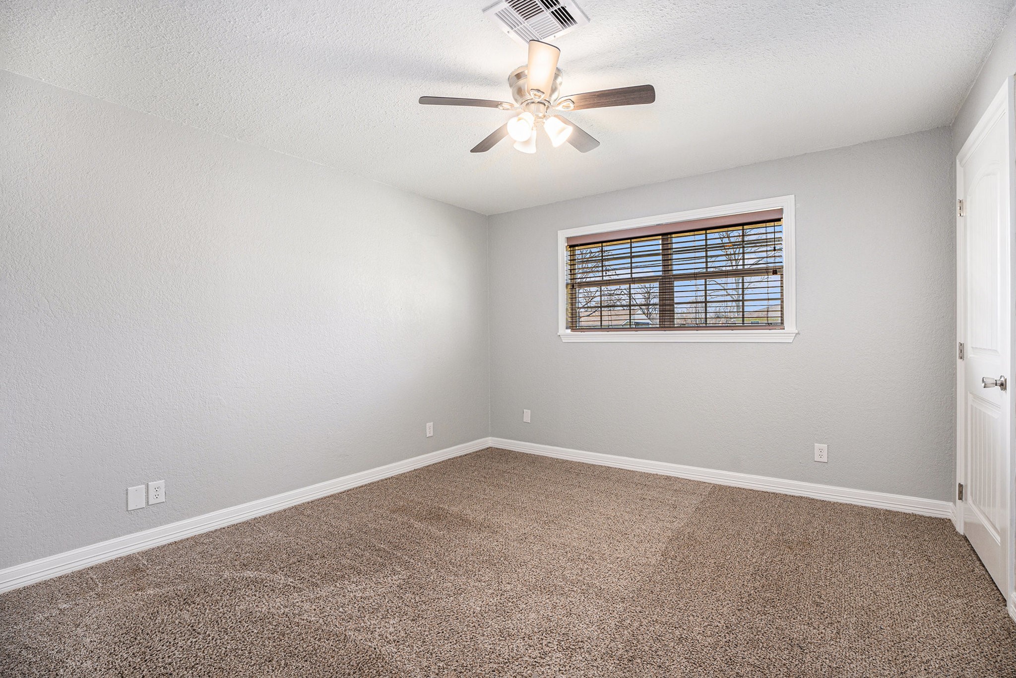 111 Lazy Lane Property Photo 7
