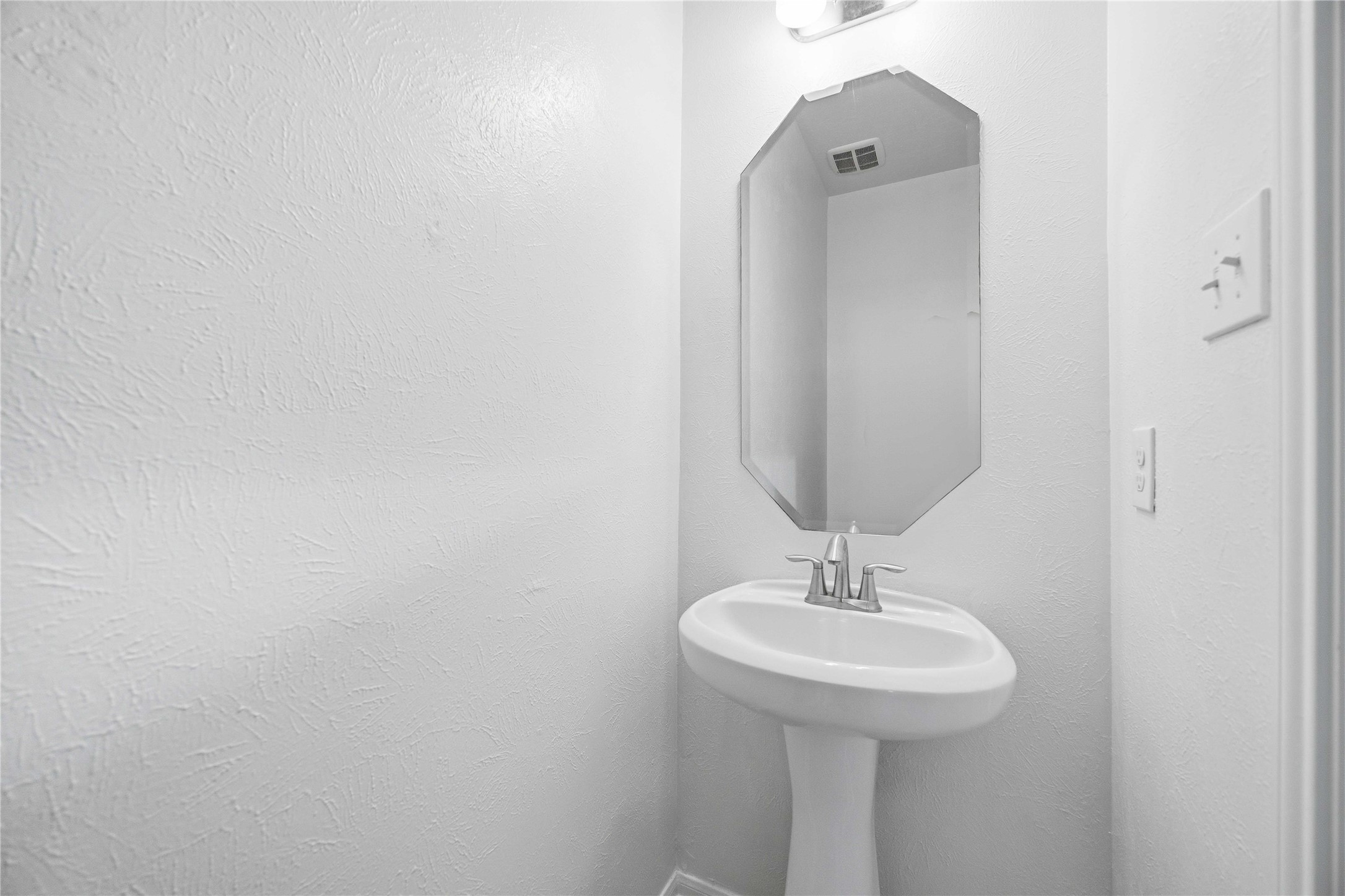 8134 Heartbrook Field Lane Property Photo 12