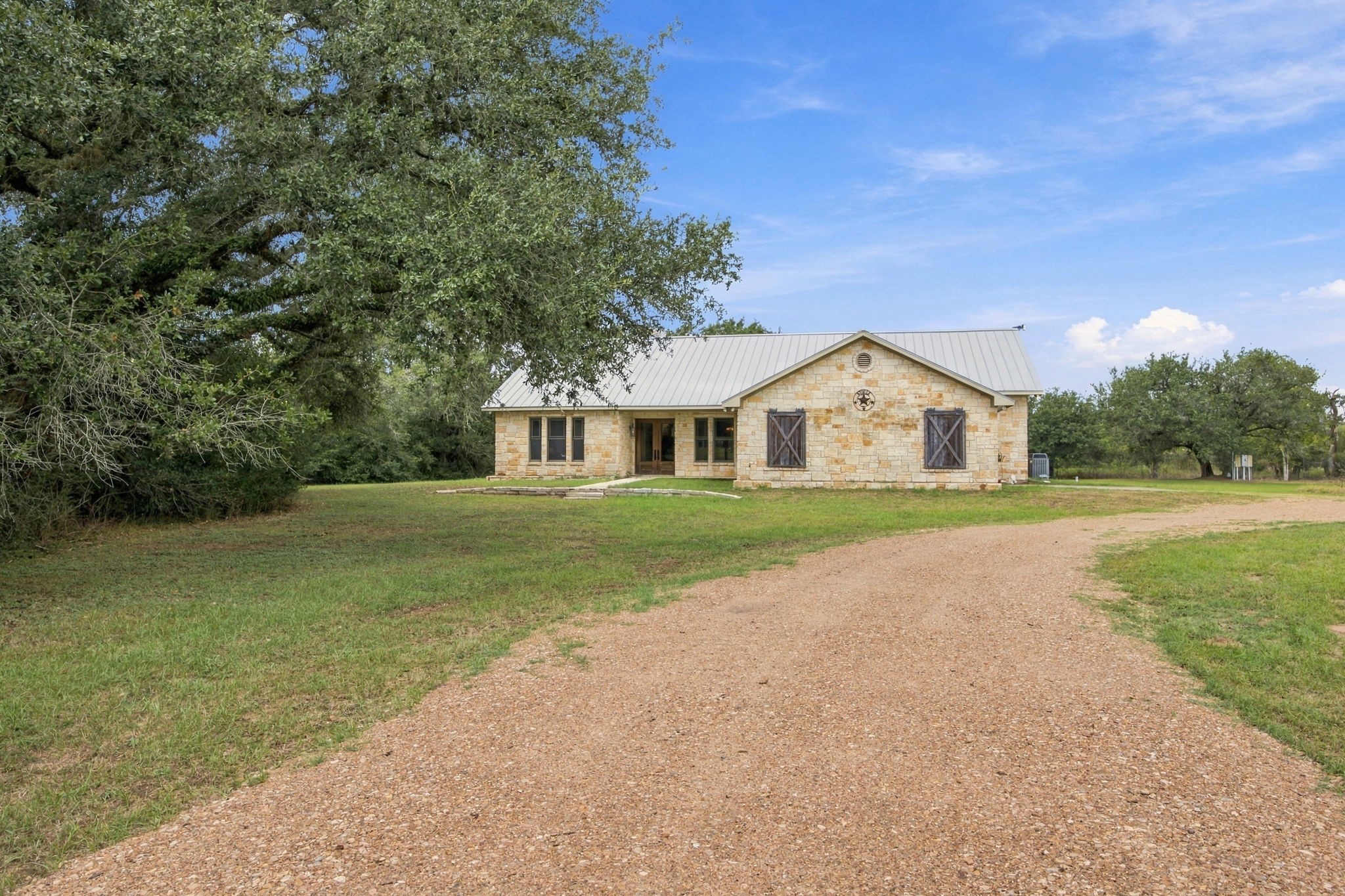 1170 County Road 105 Property Photo 3