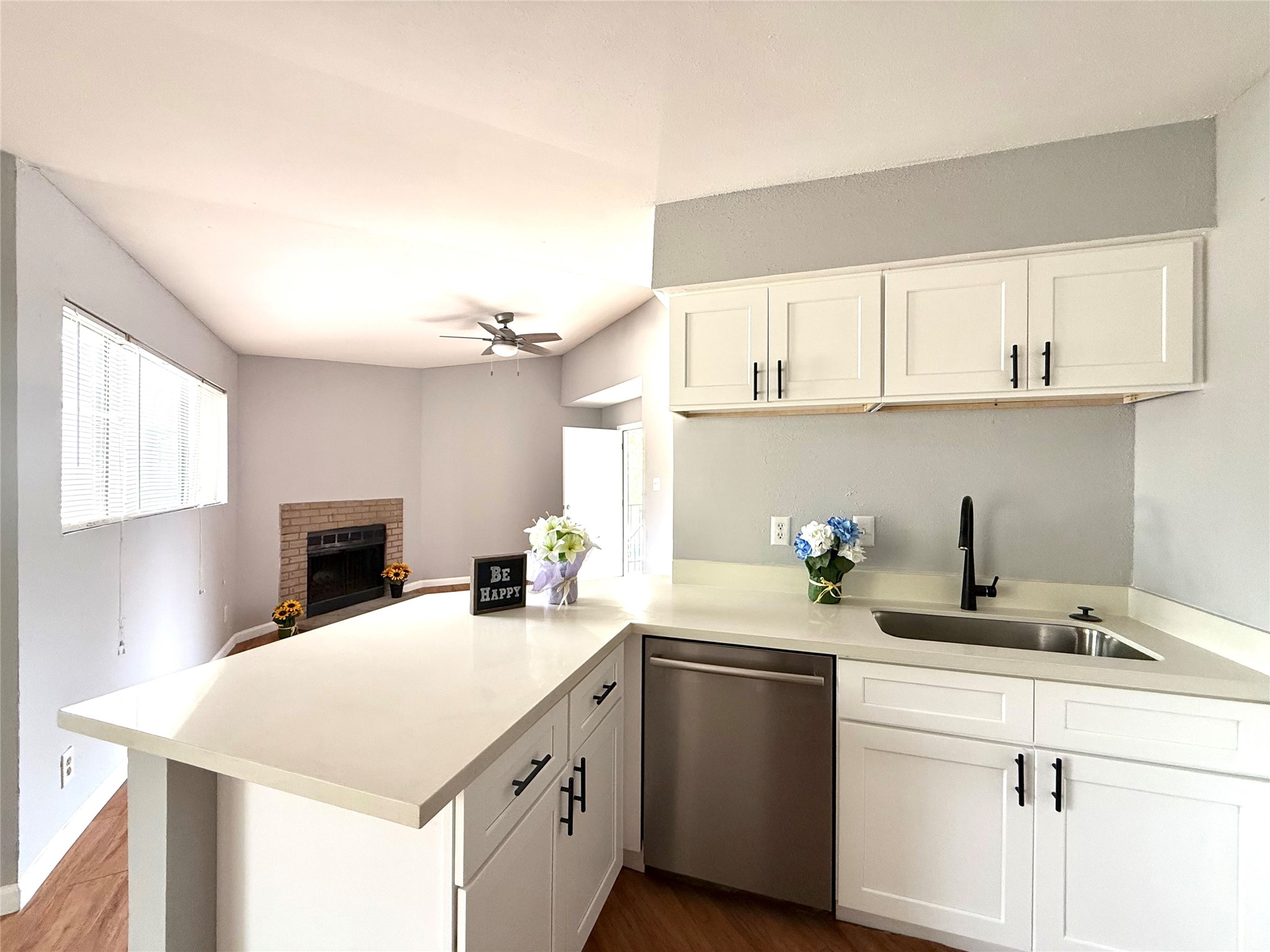 7200 W T C Jester Boulevard 3902 Property Photo 9
