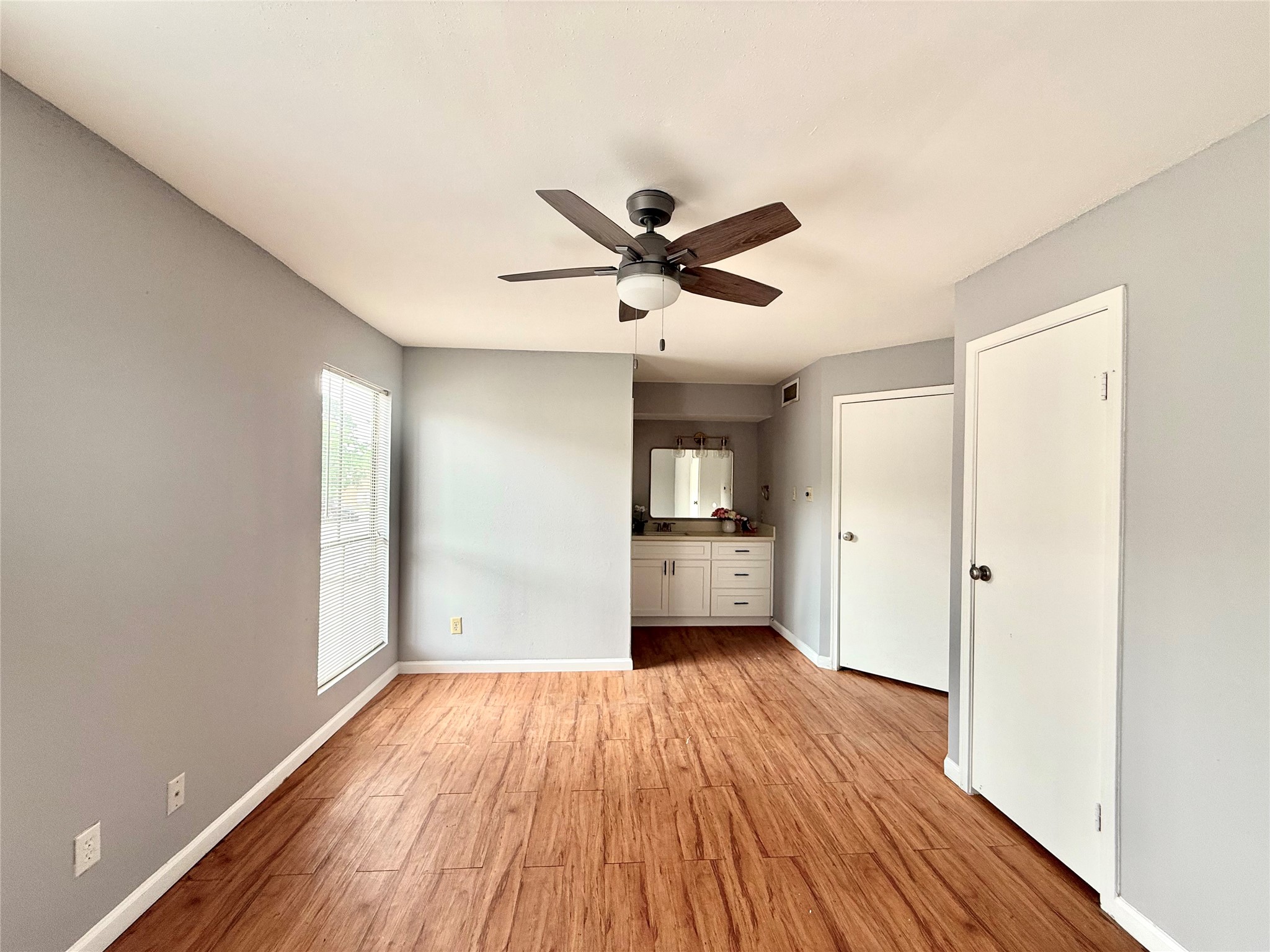 7200 W T C Jester Boulevard 3902 Property Photo 11