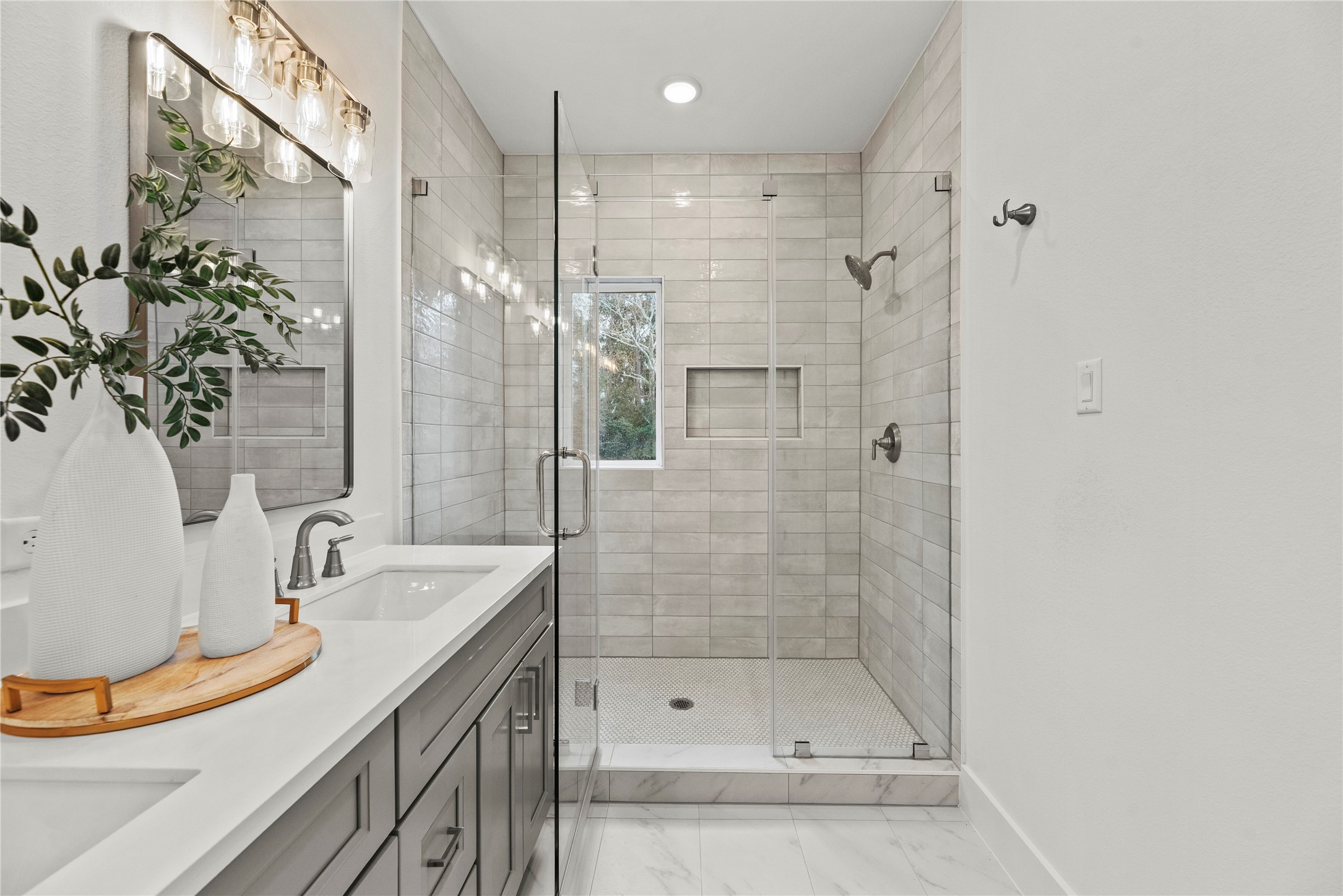 1308 Neiman Ln Property Photo 5