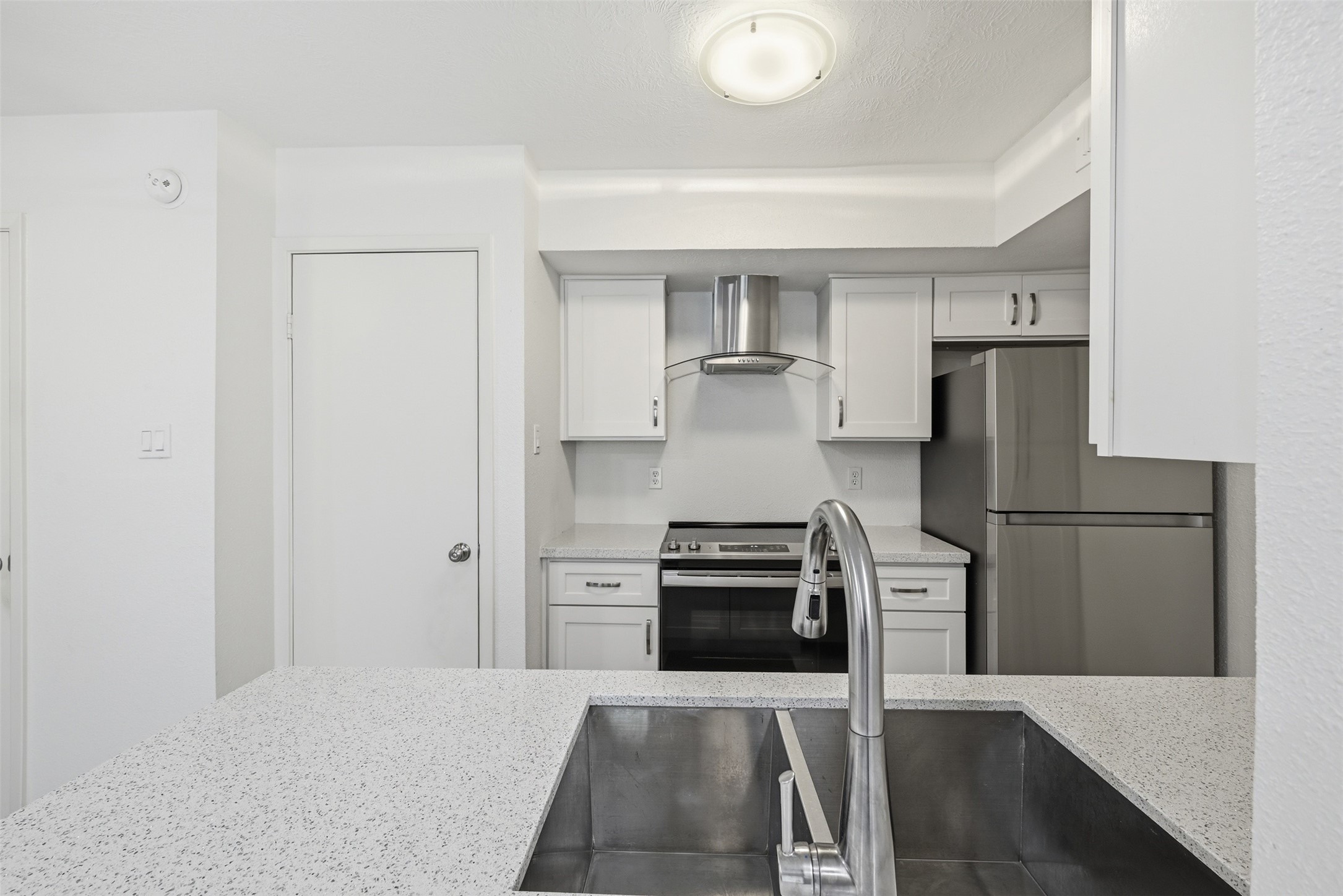 2800 Jeanetta Street 2402 Property Photo 1