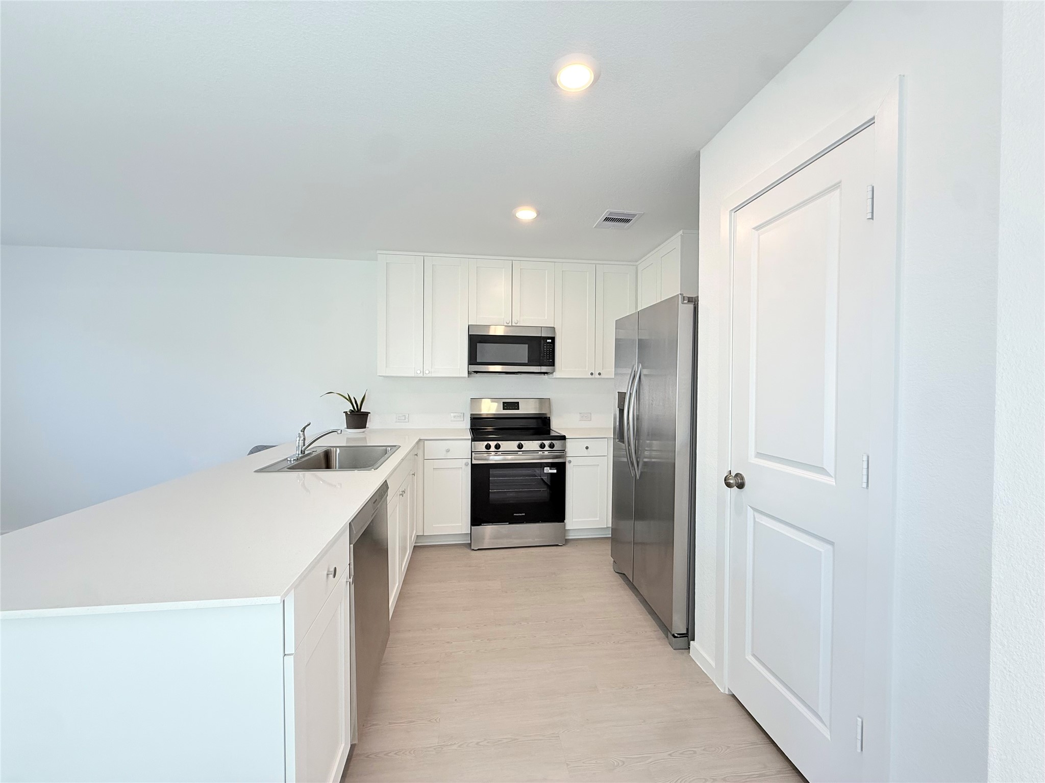 3642 Duplet Avenue Property Photo 2