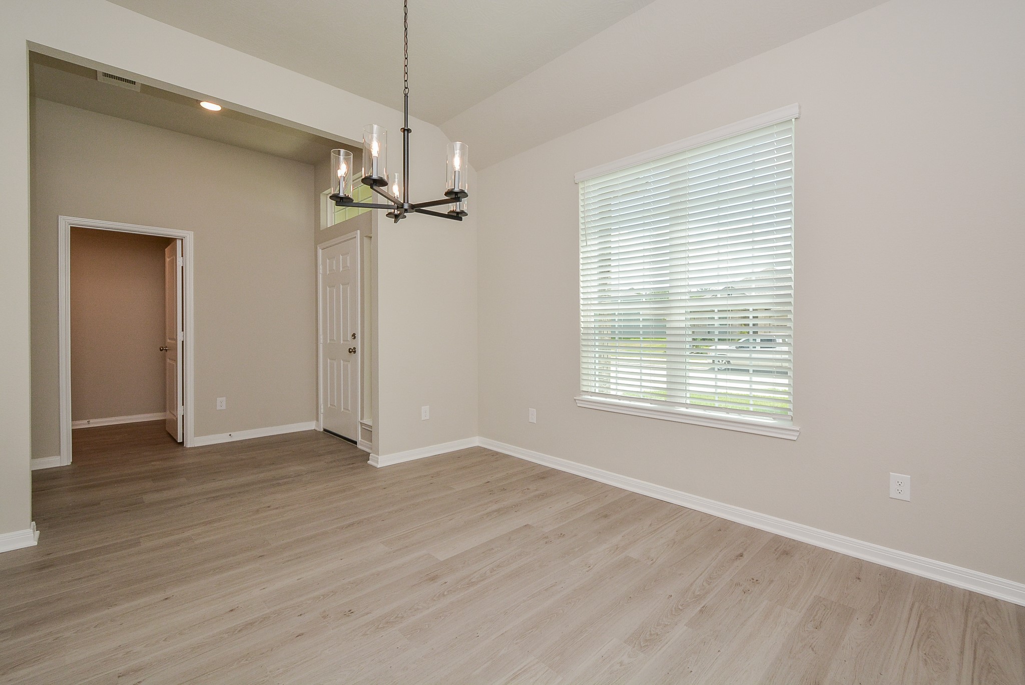1063 Bending Trail Drive Property Photo 6