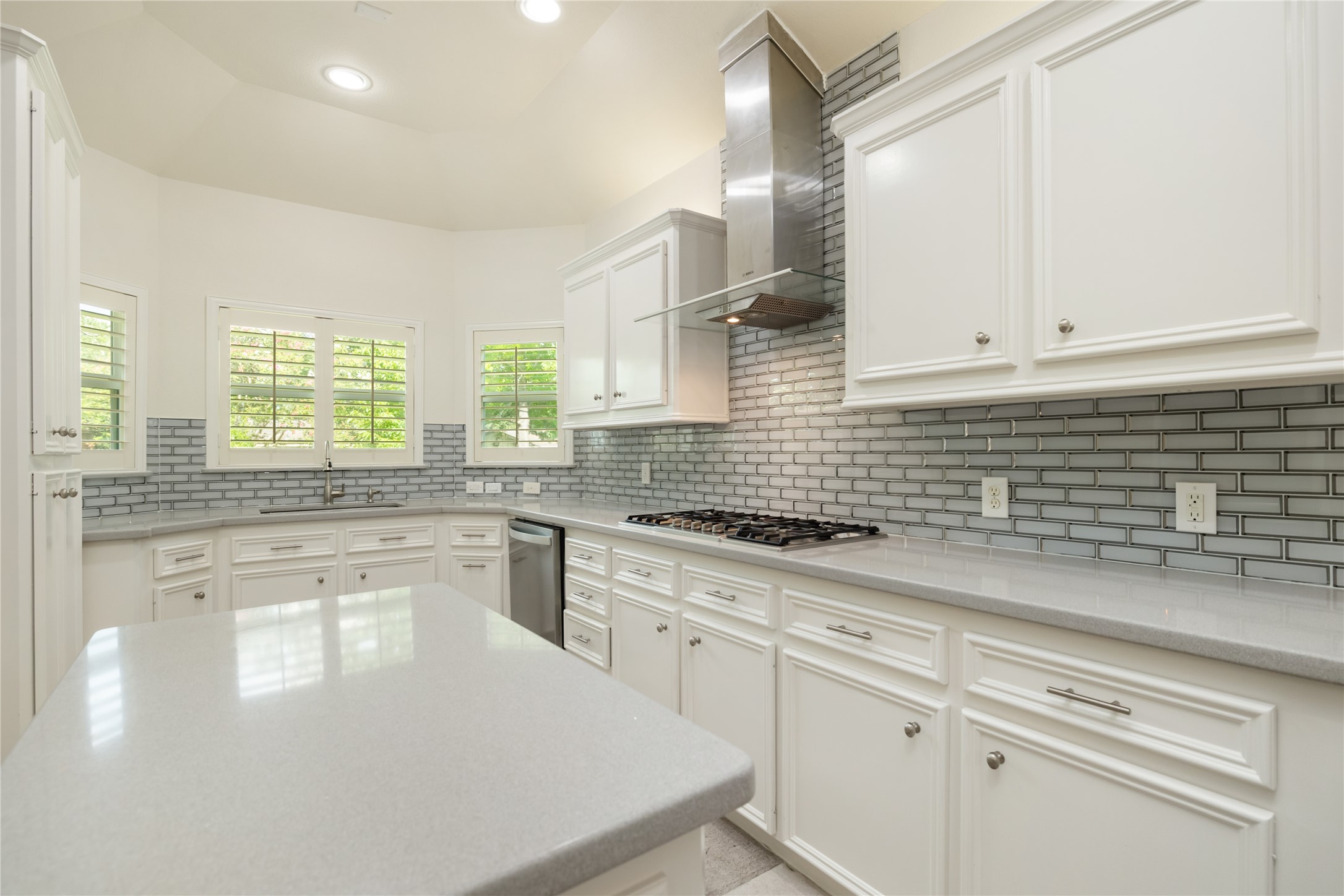 9406 Bevlyn Drive Property Photo 12