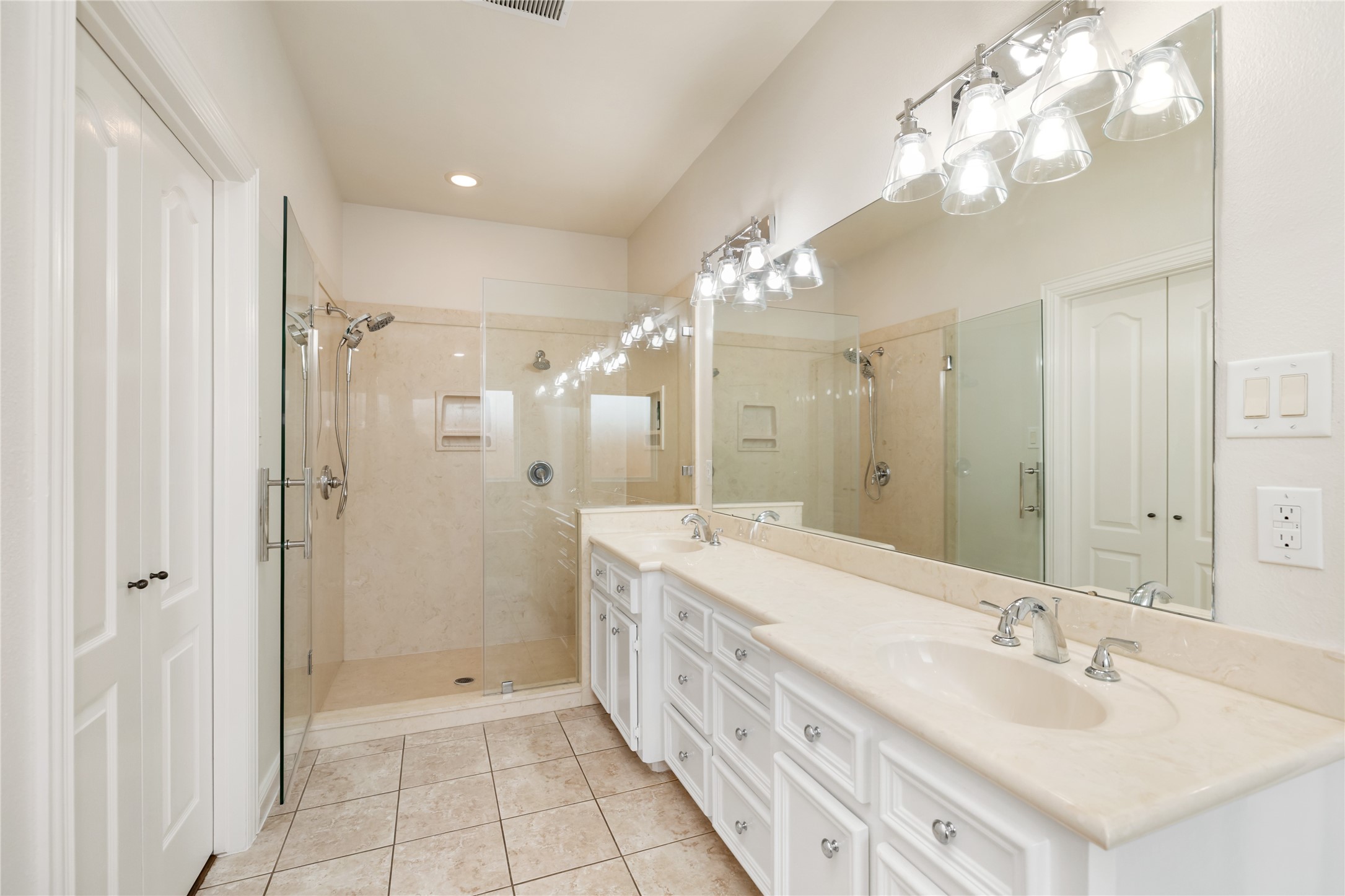 9406 Bevlyn Drive Property Photo 16