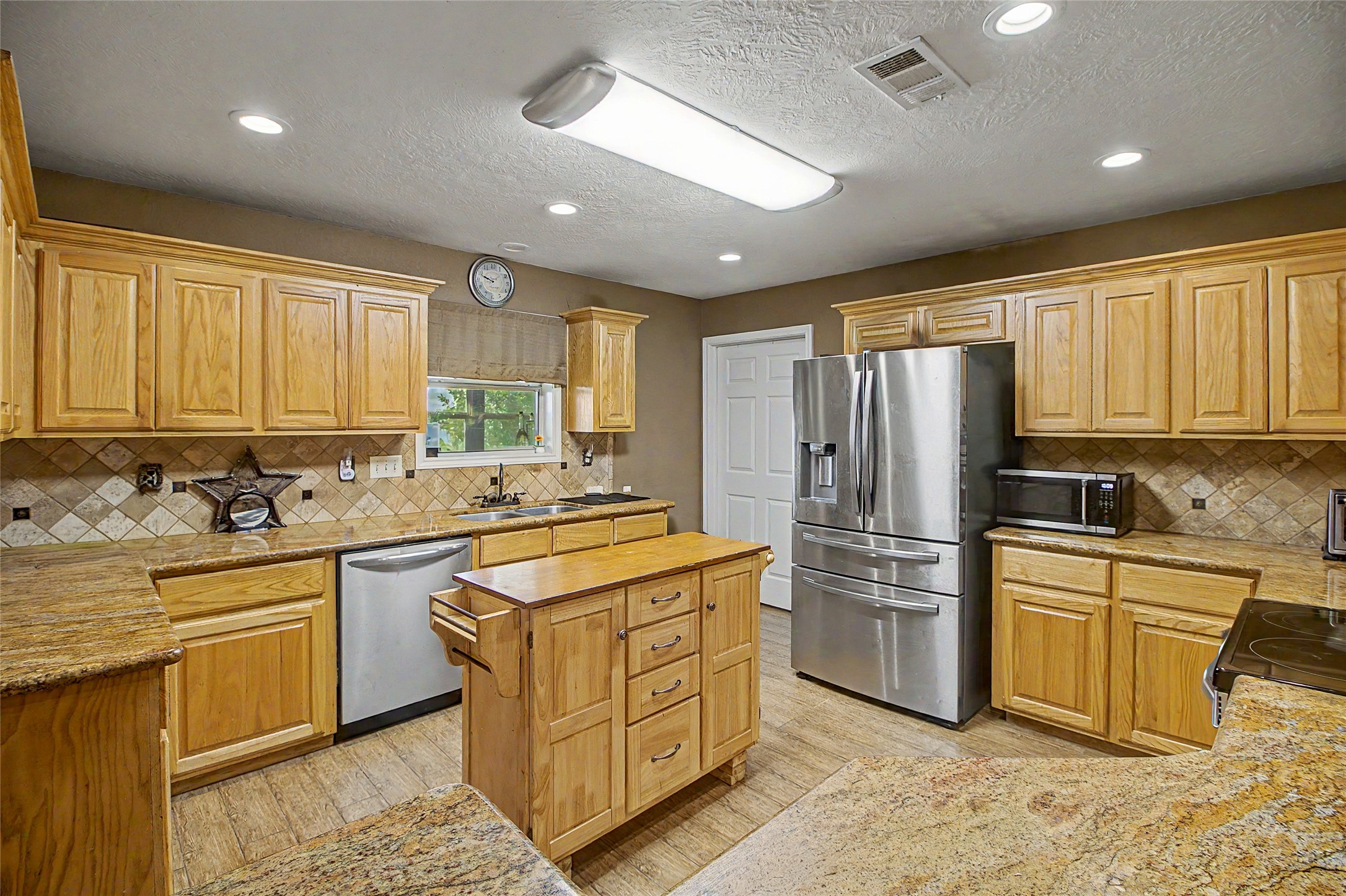 7523 State Highway 21 Property Photo 8