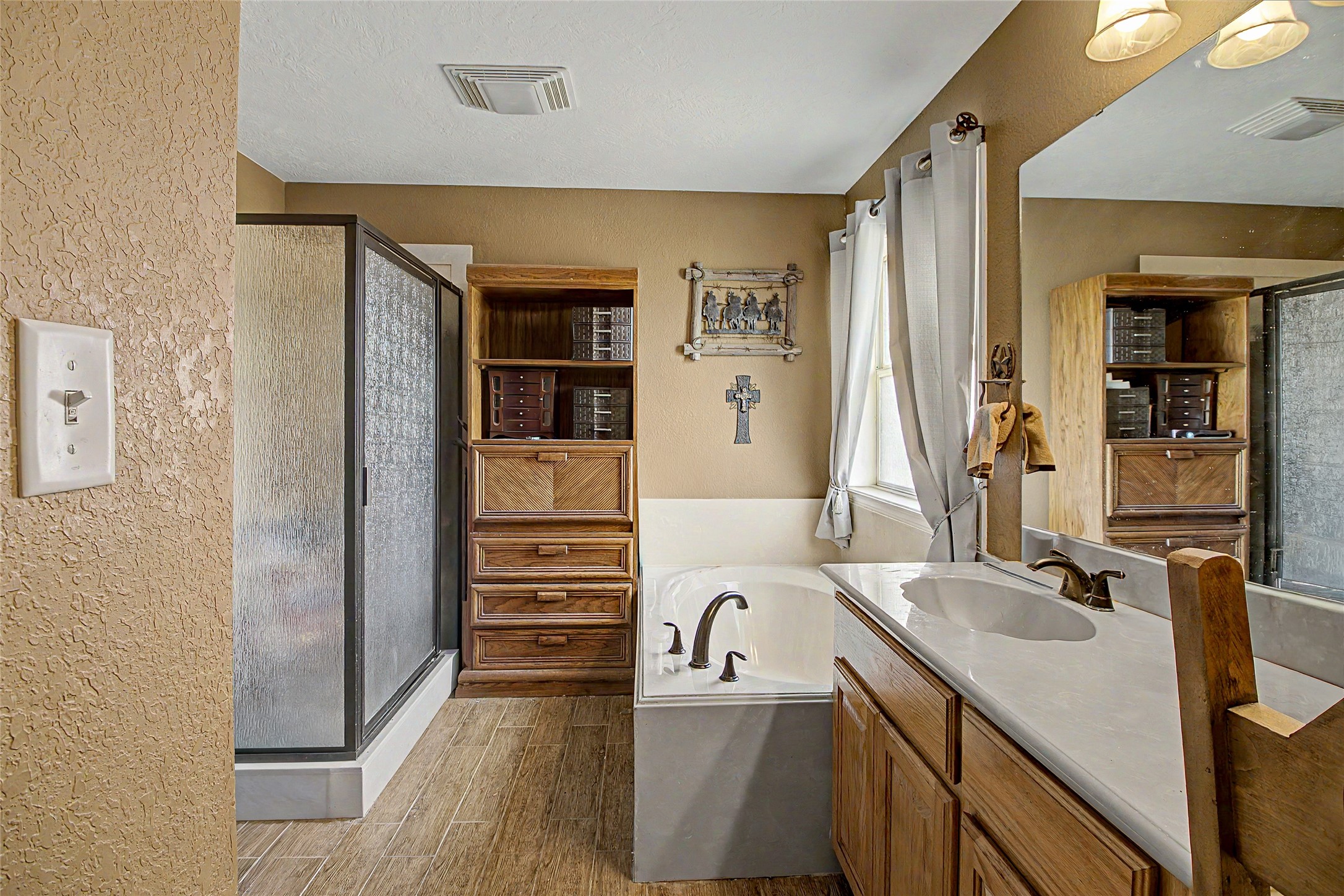 7523 State Highway 21 Property Photo 12