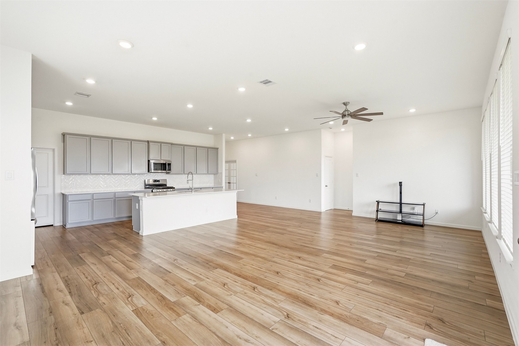 15551 Blue Lake Drive Property Photo 8
