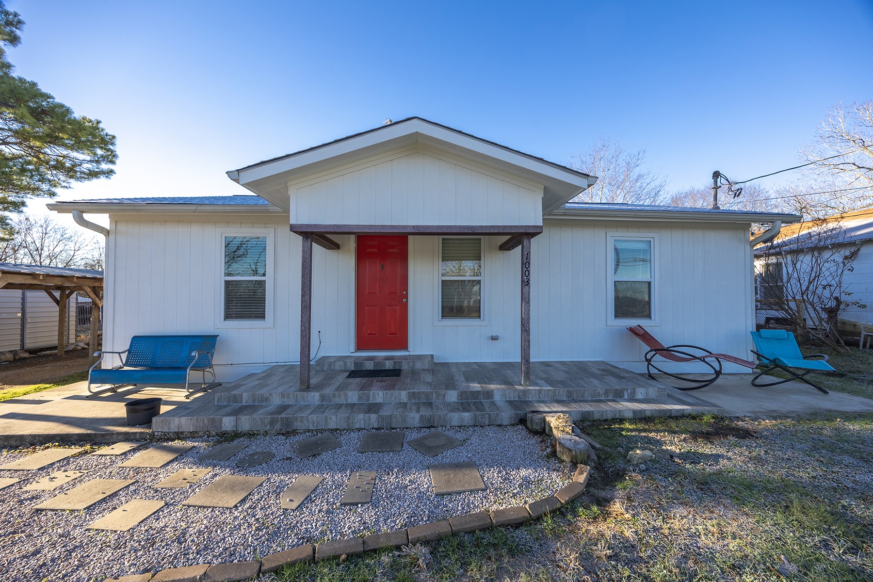 1003 N Banks Street Property Photo