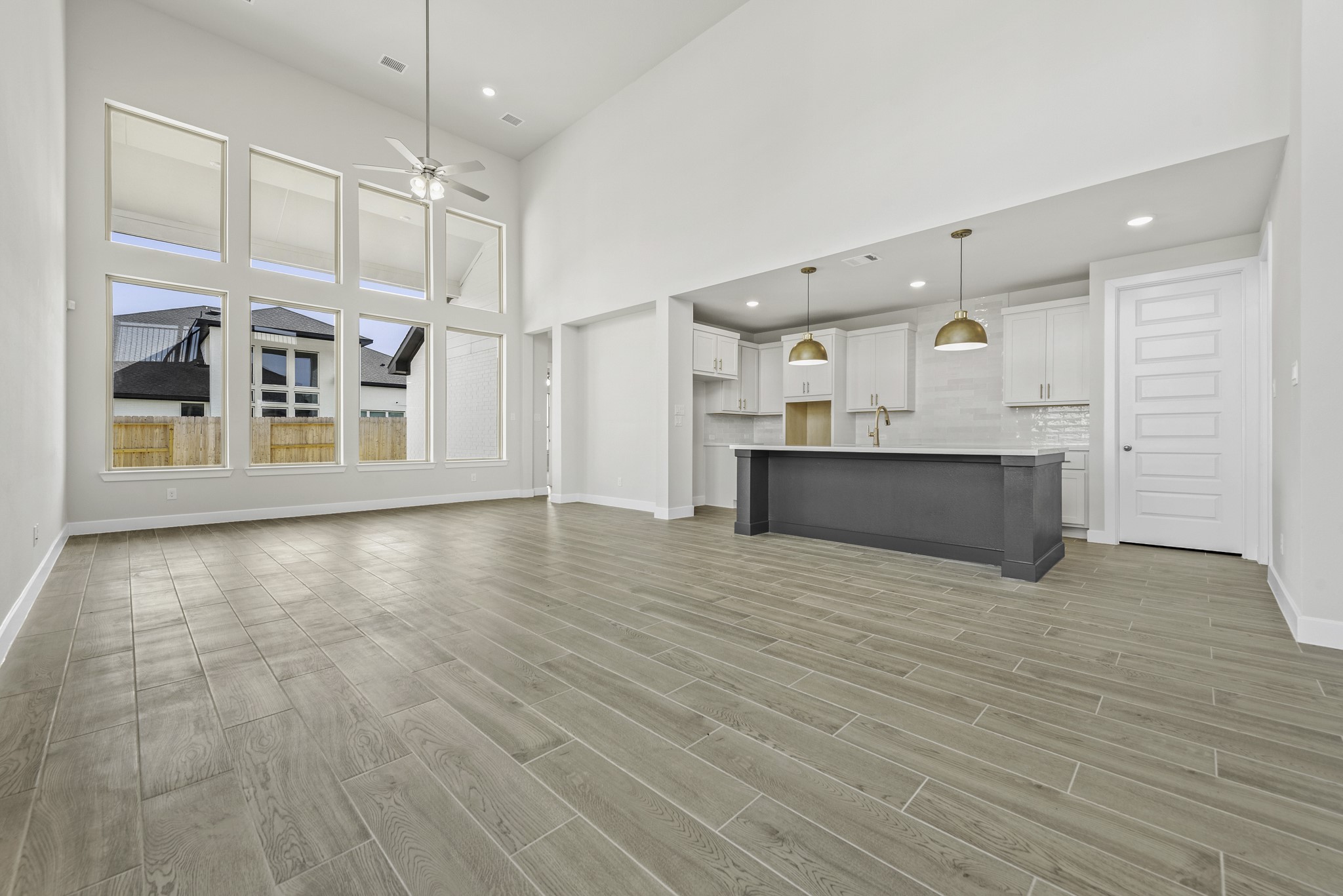 27007 Costa Creek Drive Property Photo 5