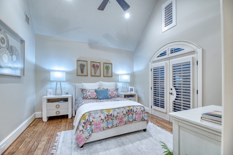 1007 Wavecrest Court Property Photo 35