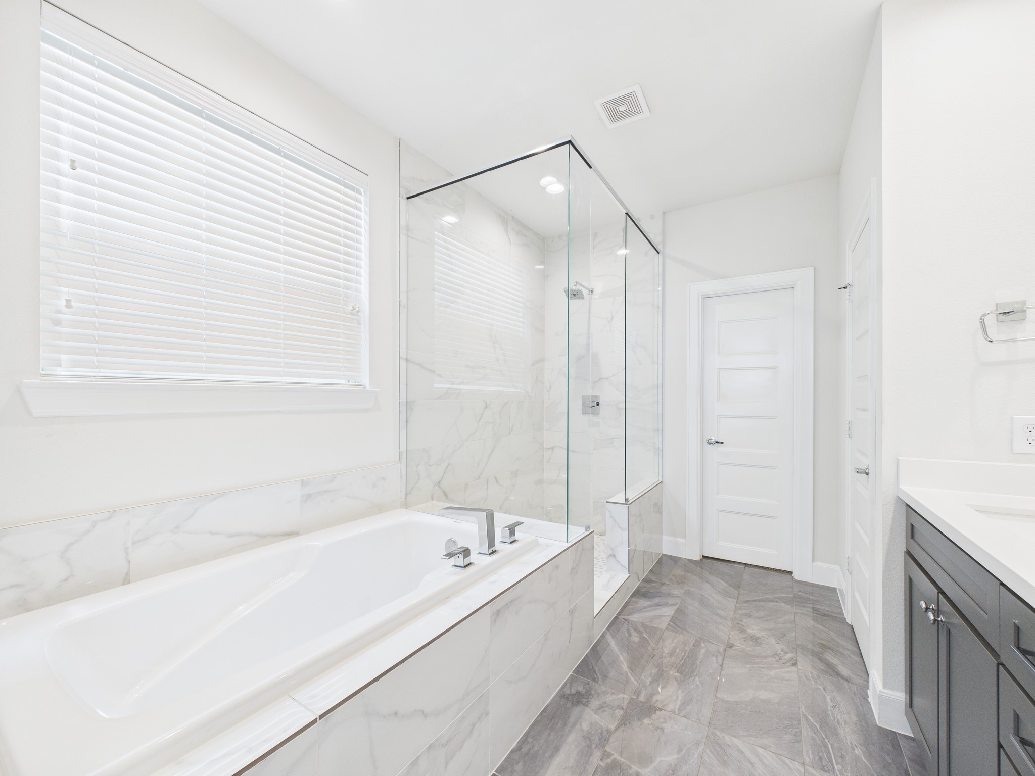 2761 Clinton Drive Property Photo 22