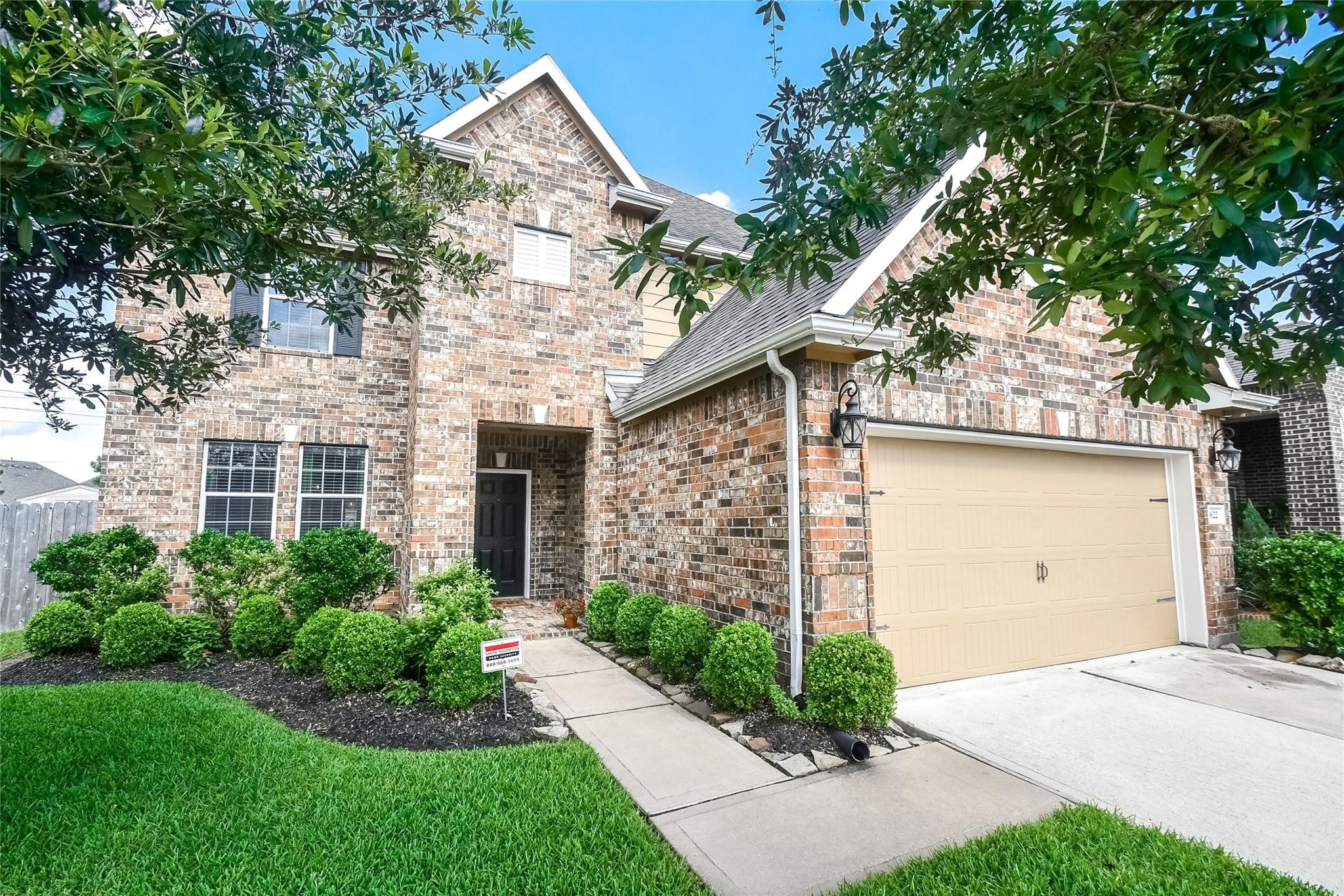 5622 Scoria Rock Drive Property Photo 1