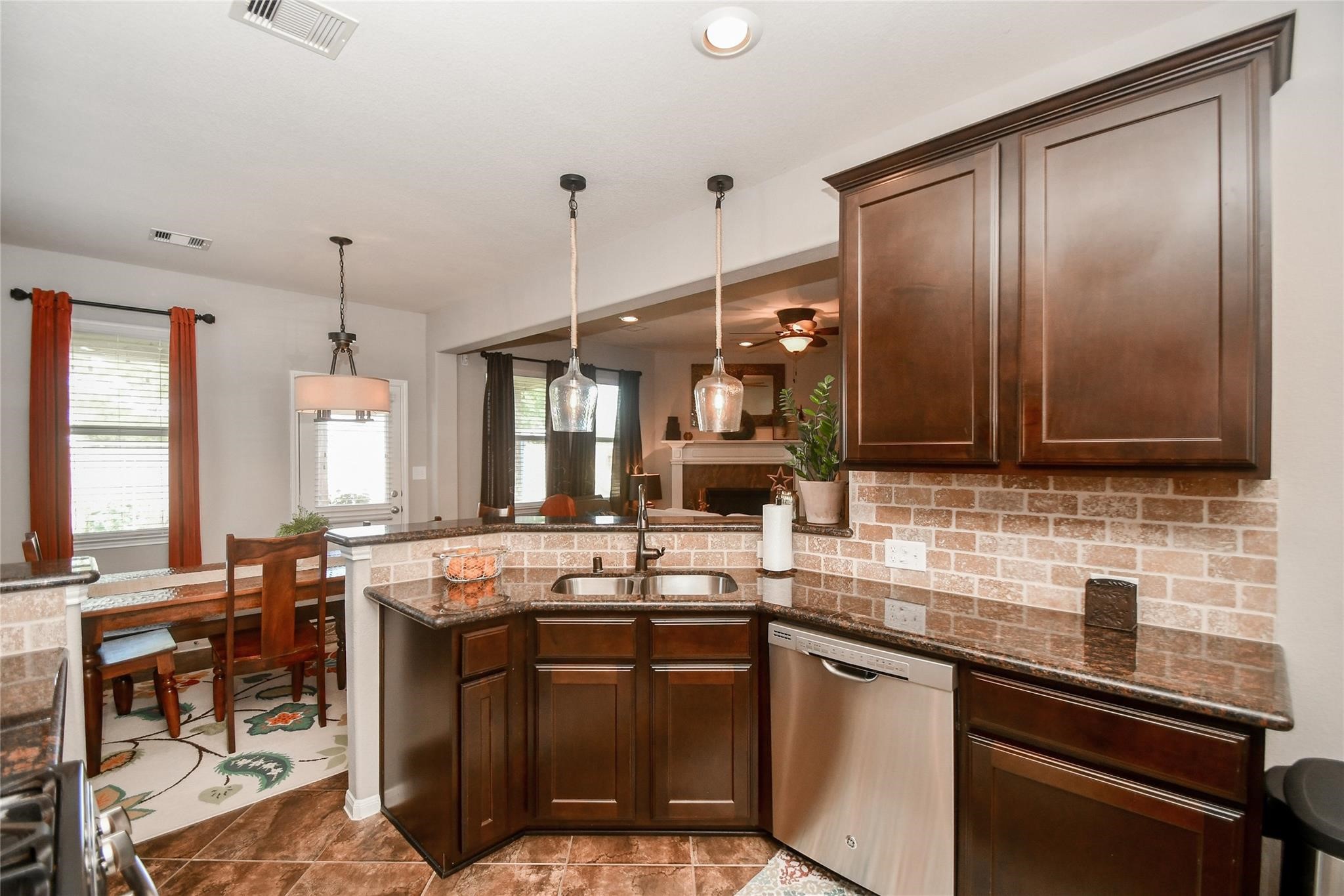 5622 Scoria Rock Drive Property Photo 9