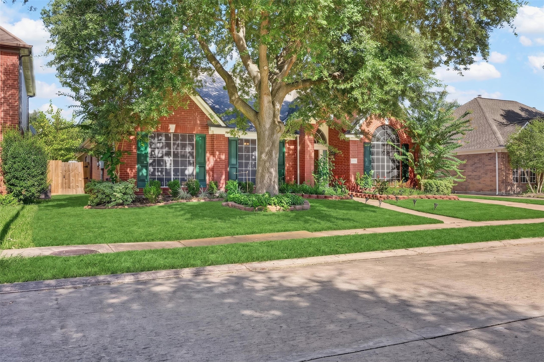 11214 Hillside Glen Trail Property Photo 4