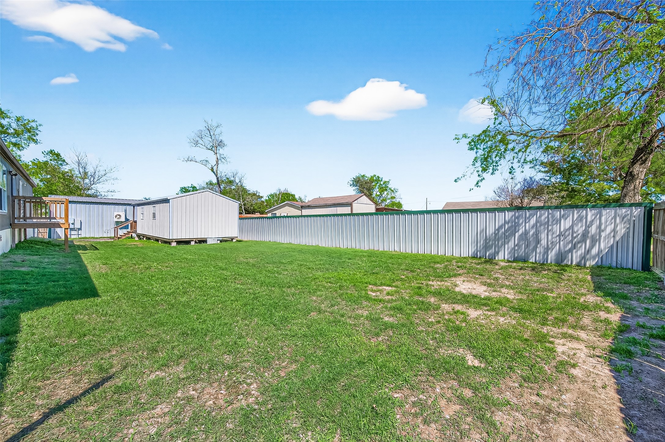 22218 Madison Street Property Photo 7