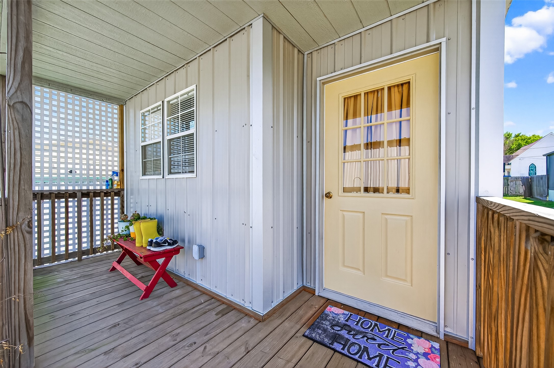 22218 Madison Street Property Photo 11