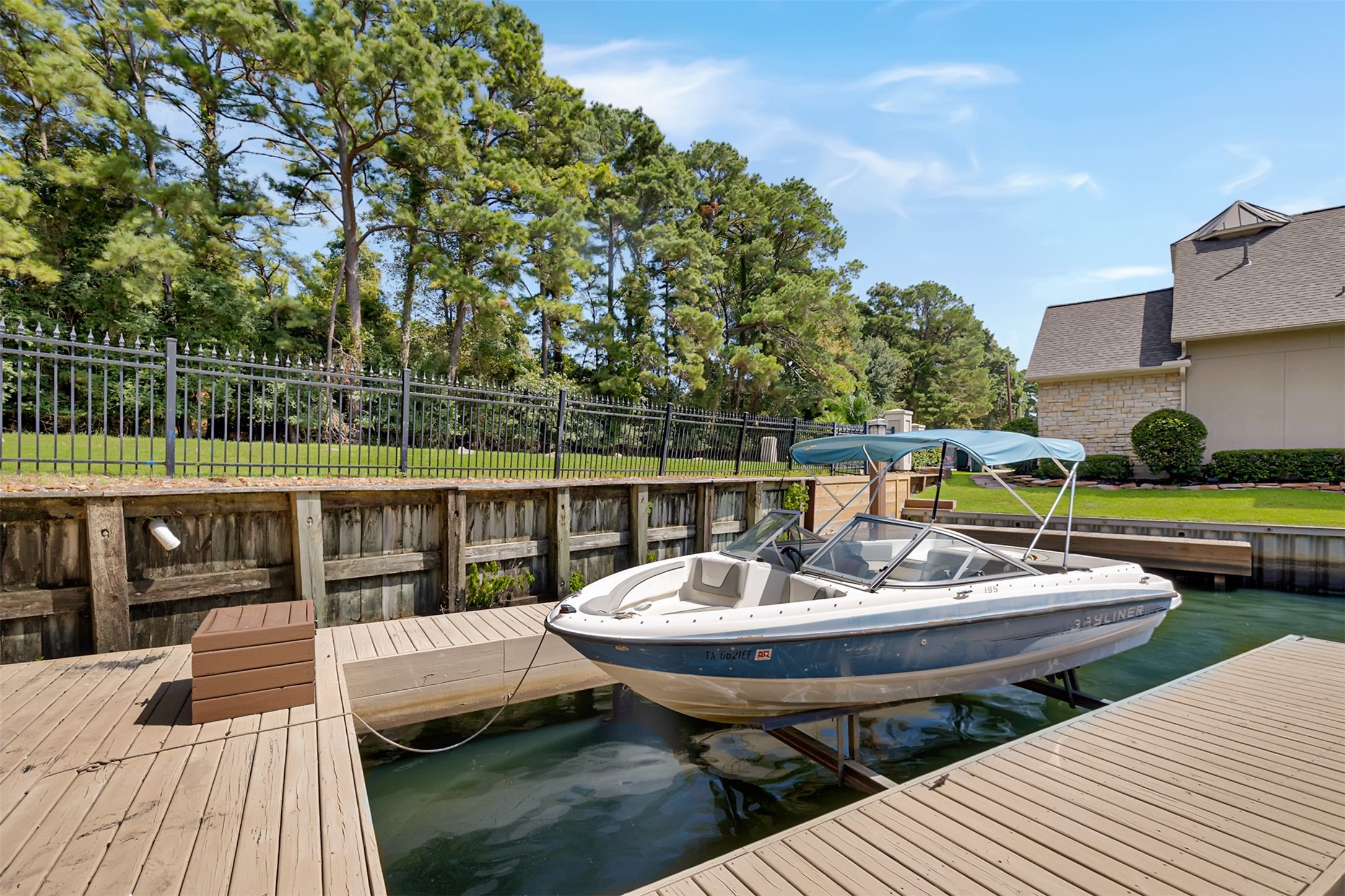 358 Old Aqua Landing E Property Photo 7