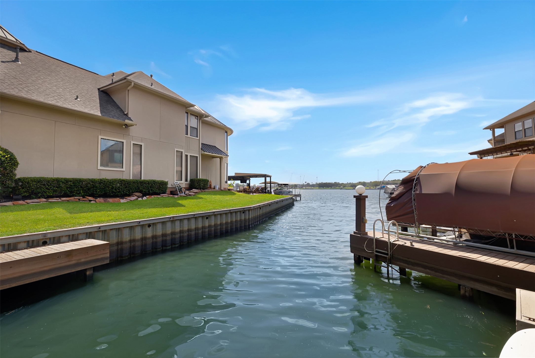 358 Old Aqua Landing E Property Photo 11
