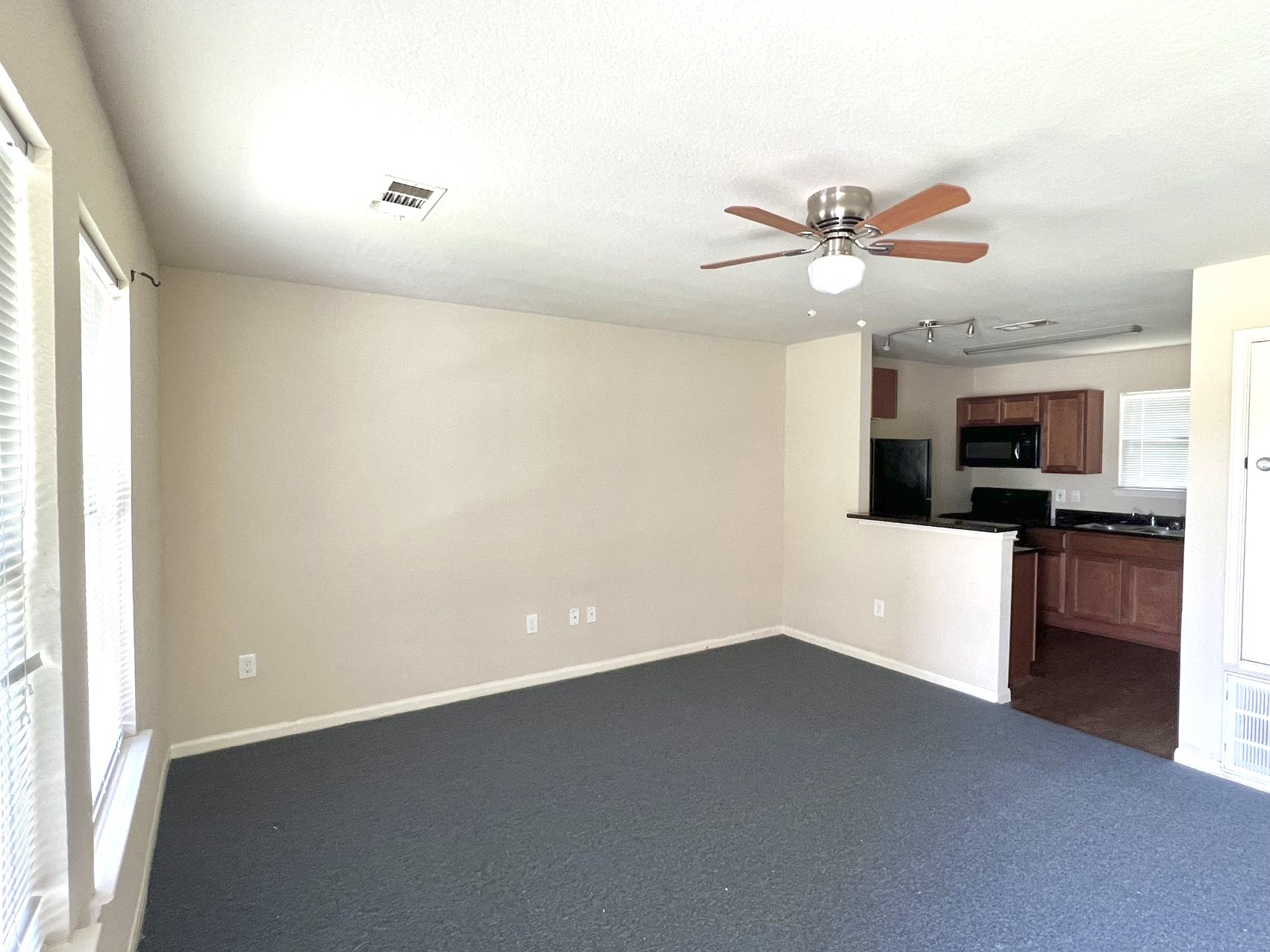 2508 S Houston Avenue D Property Photo 3