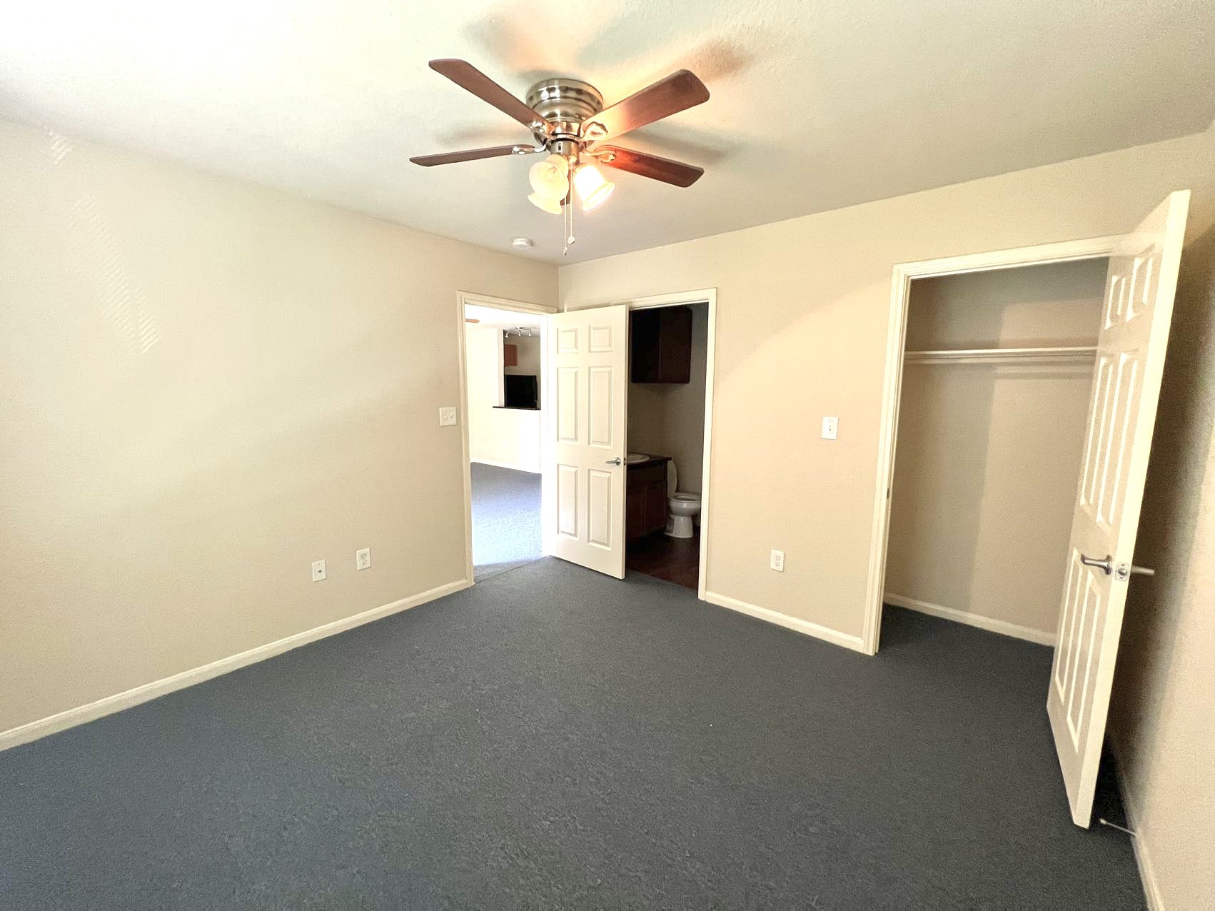 2508 S Houston Avenue D Property Photo 4