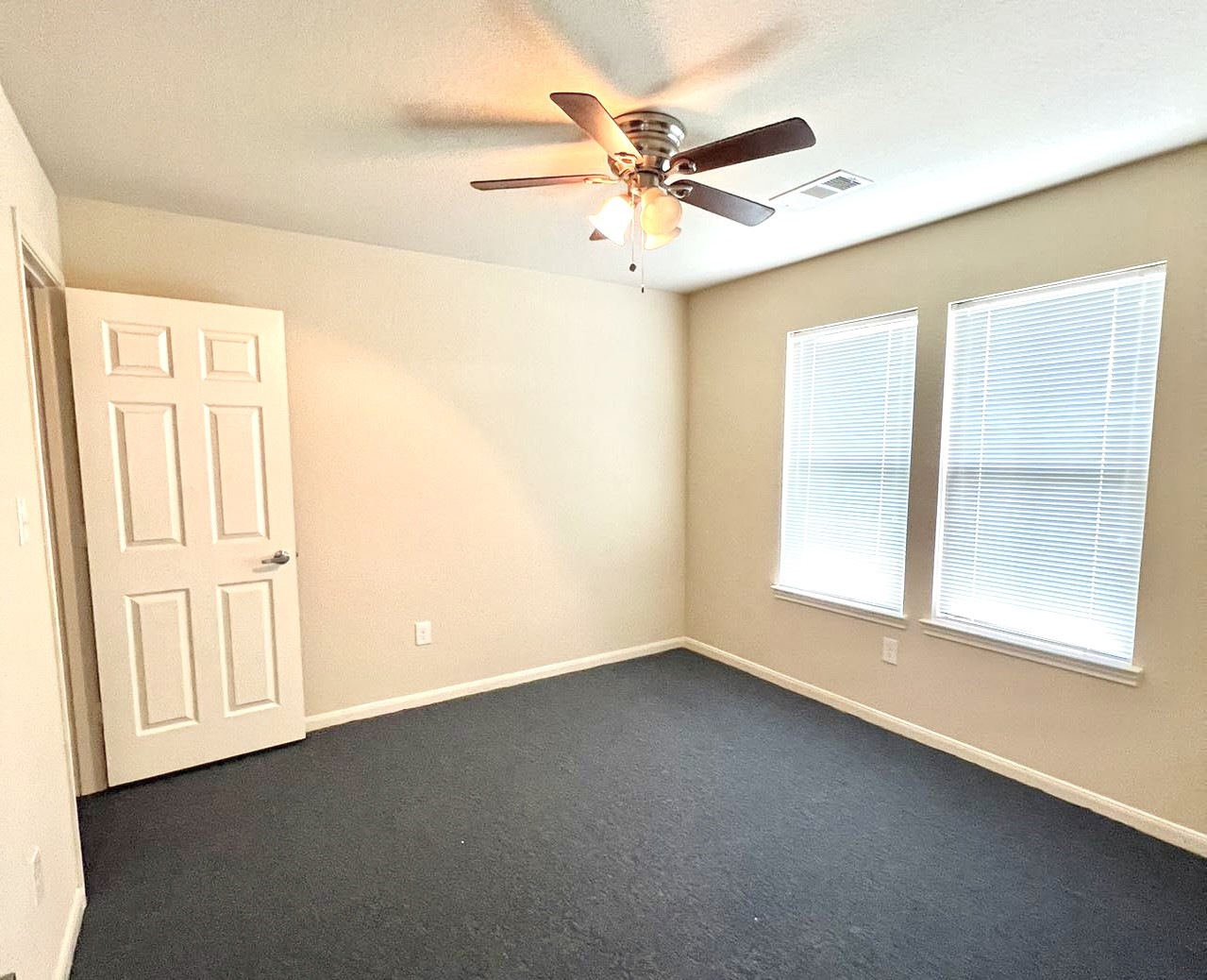 2508 S Houston Avenue D Property Photo 5