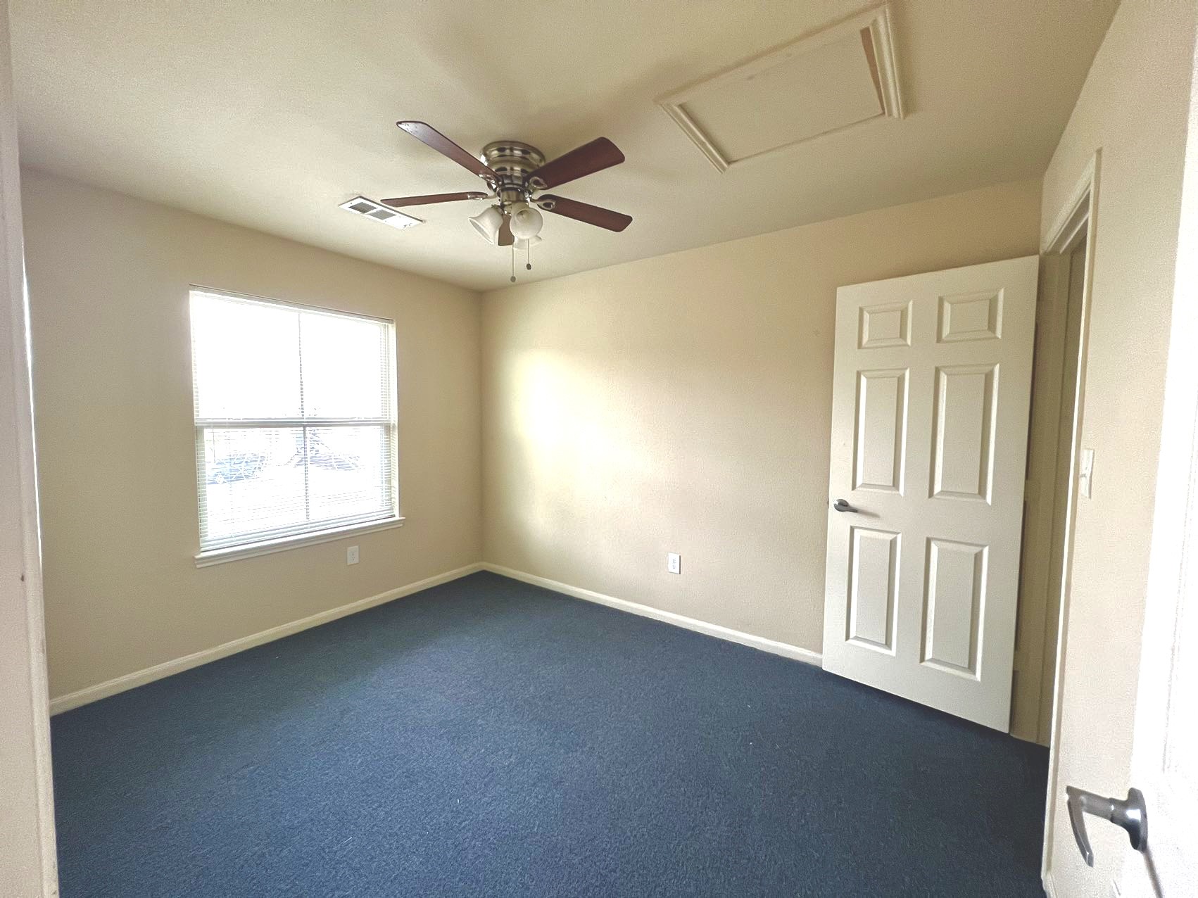 2508 S Houston Avenue D Property Photo 6