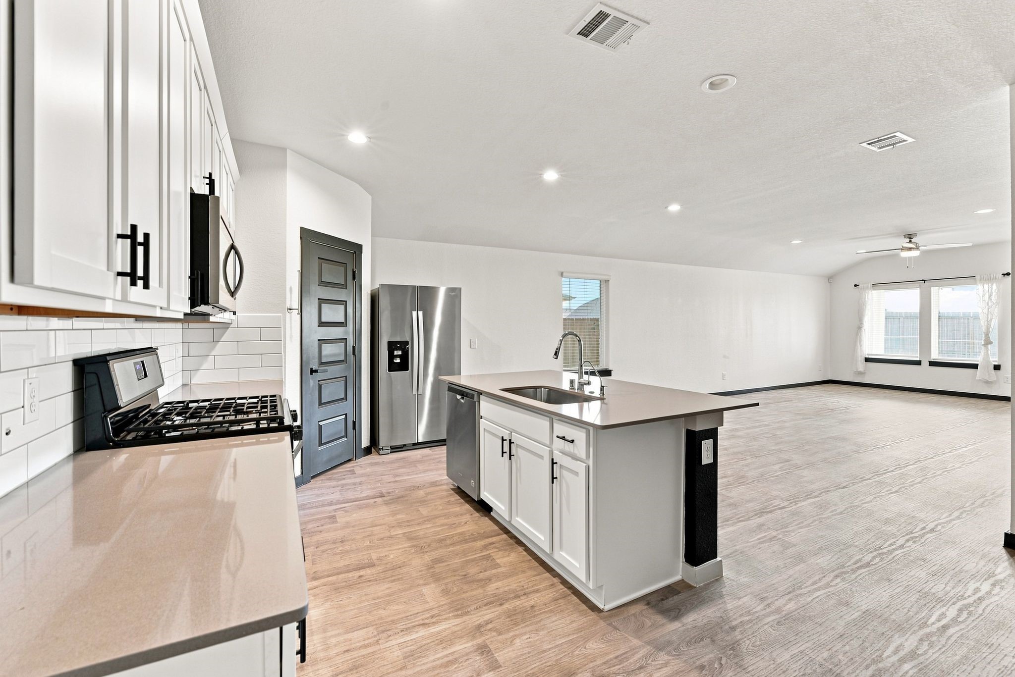 14602 Sweet Water Drive Property Photo 8