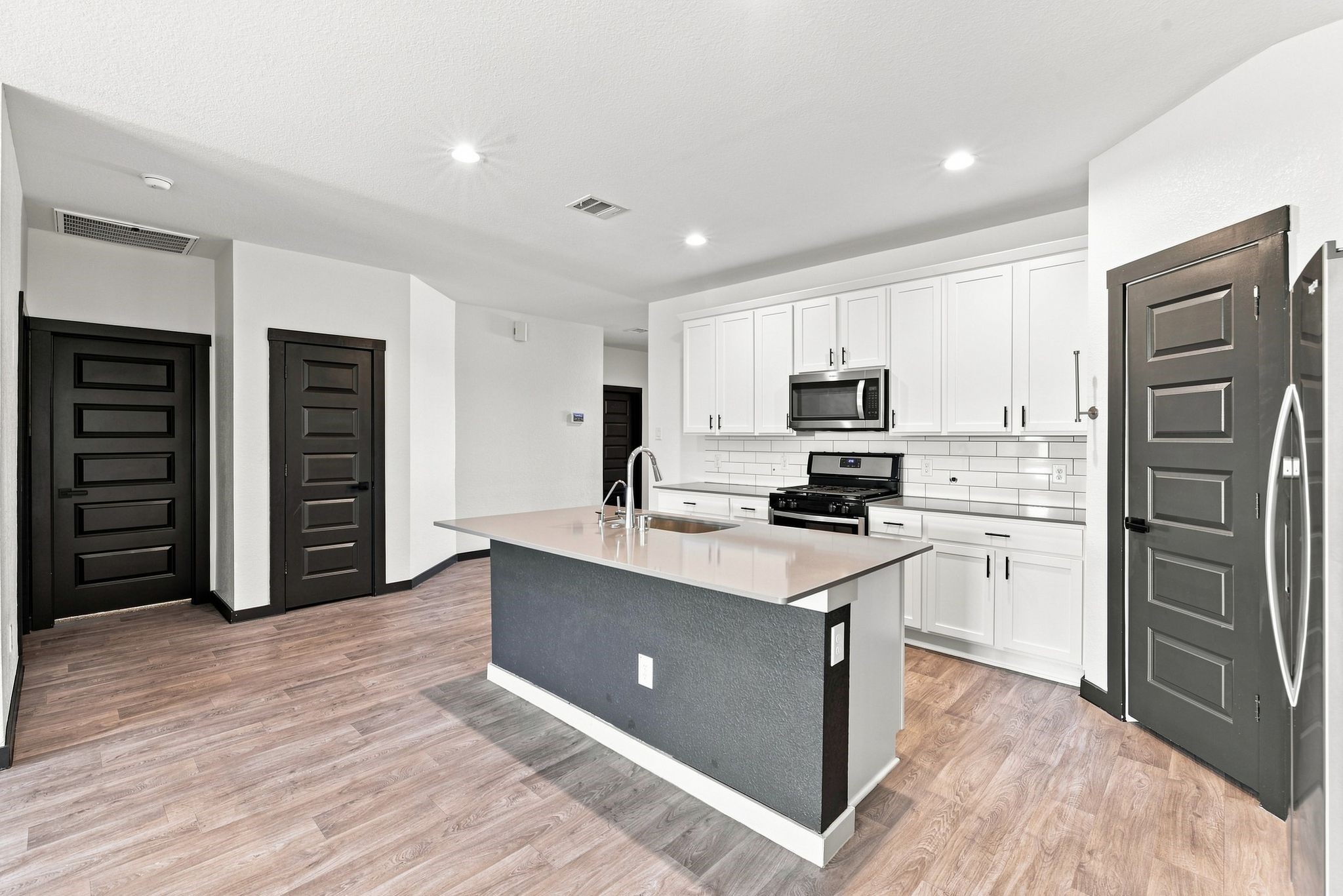 14602 Sweet Water Drive Property Photo 10