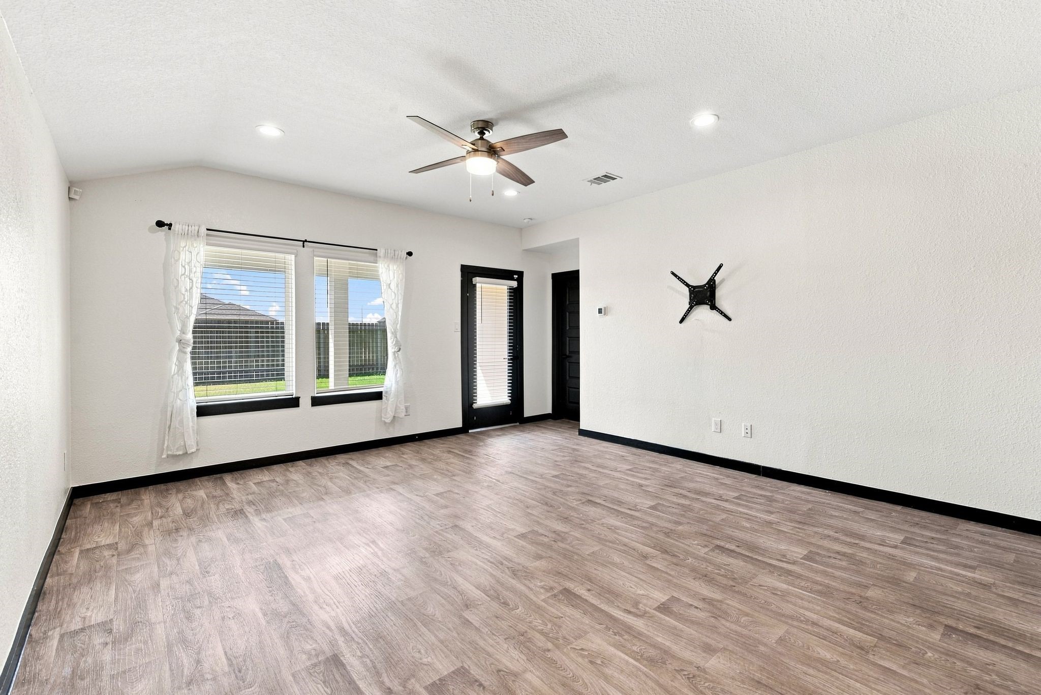 14602 Sweet Water Drive Property Photo 17