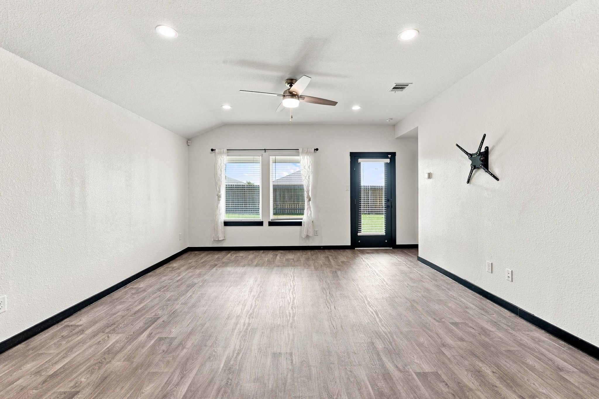 14602 Sweet Water Drive Property Photo 18