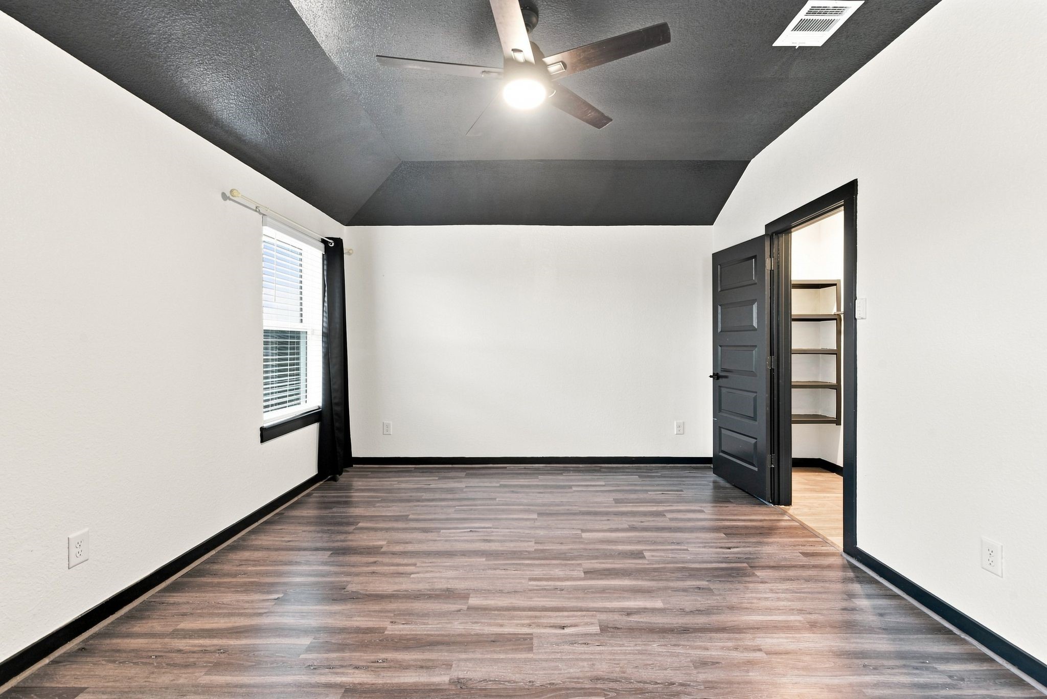 14602 Sweet Water Drive Property Photo 21